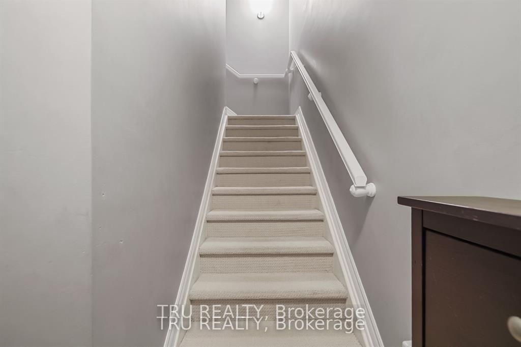 122 Lindenshade Drive 19, Barrhaven, ON K2J 5R5 photo 5