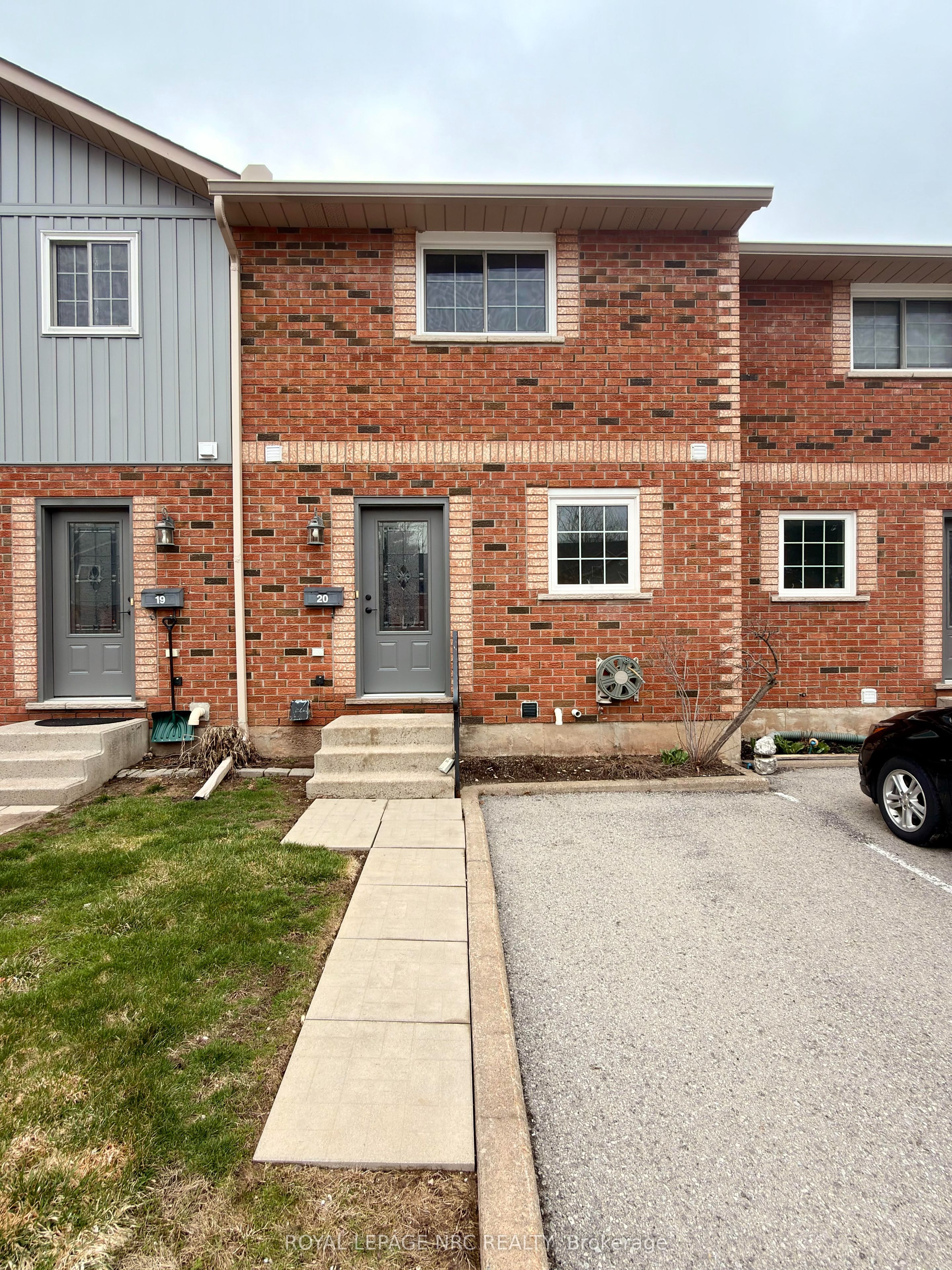 110 Silvan Drive 20, Welland, ON L3C 6Z5 photo 2