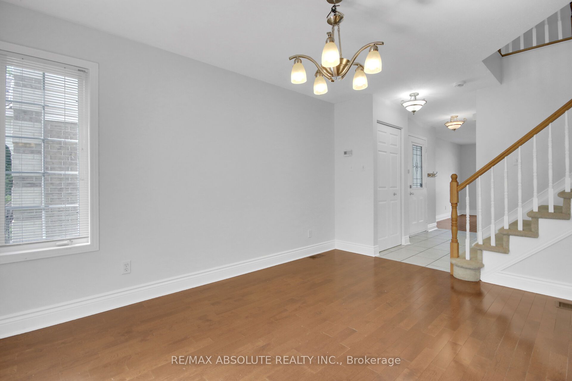 8 Riverbank Court, Stittsville - Munster - Richmond, ON K2S 1V7 photo 5