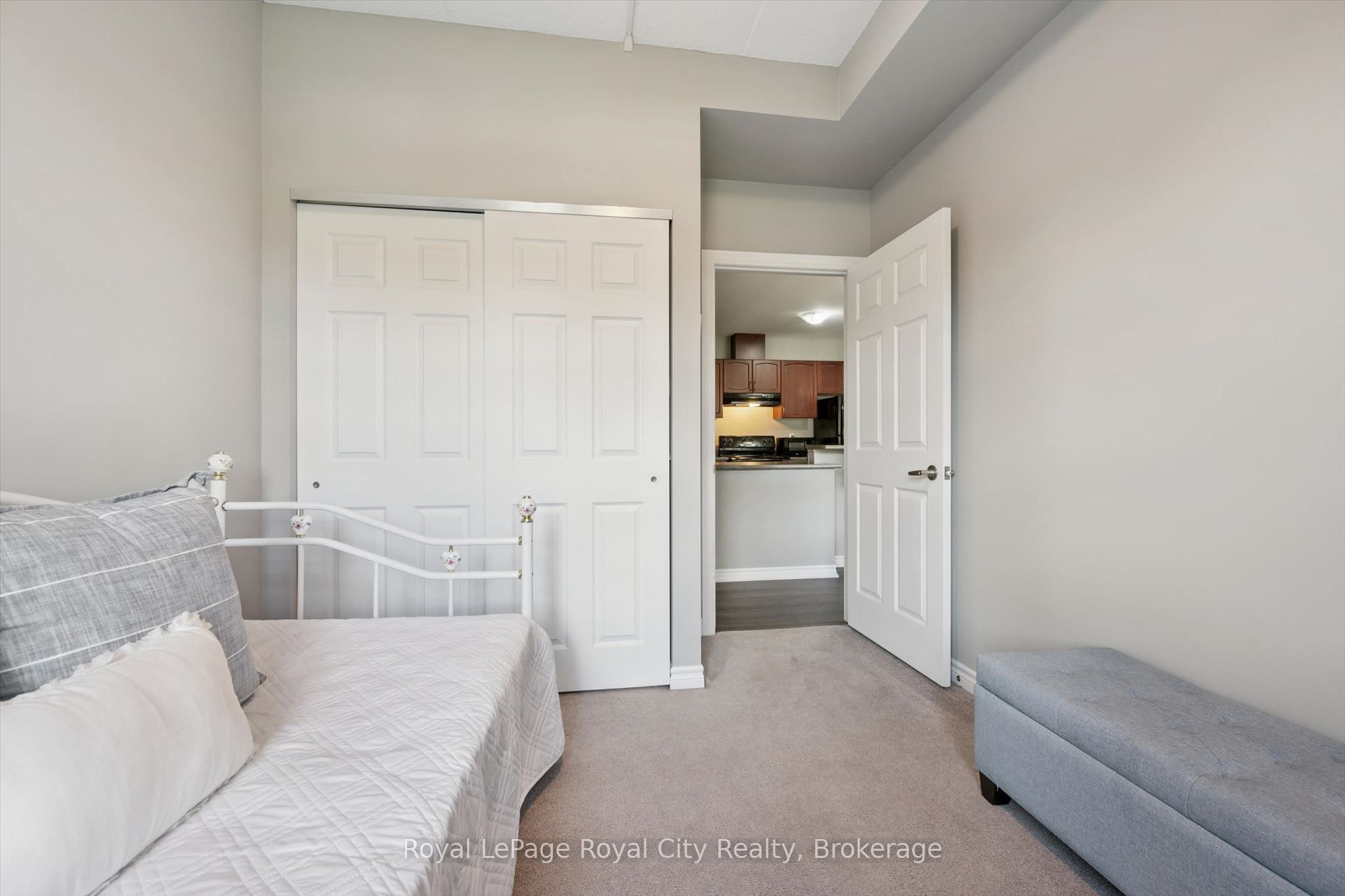 2 Colonial Drive 113, Guelph, ON N1L 0K8 photo 3