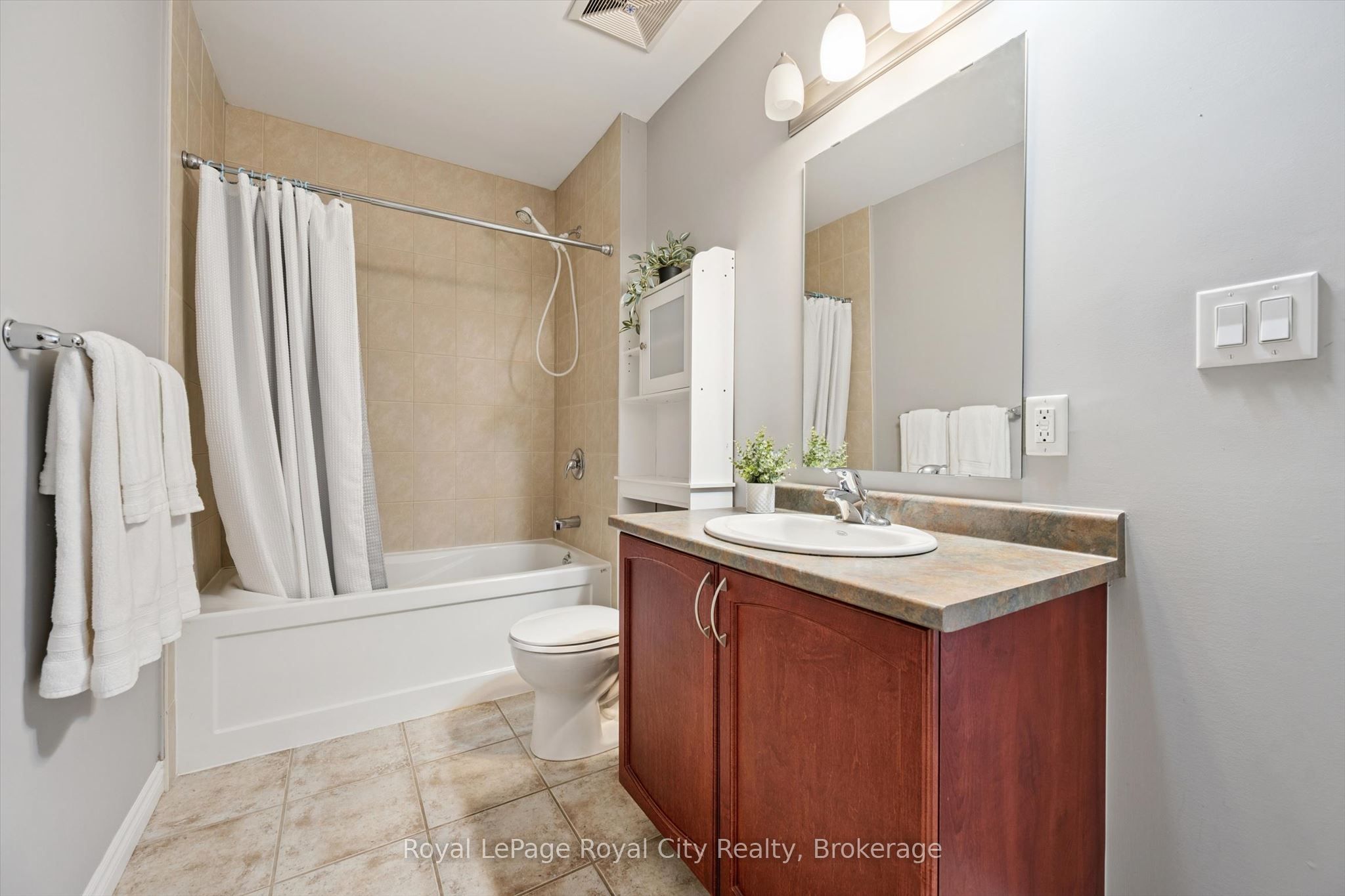 2 Colonial Drive 113, Guelph, ON N1L 0K8 photo 4