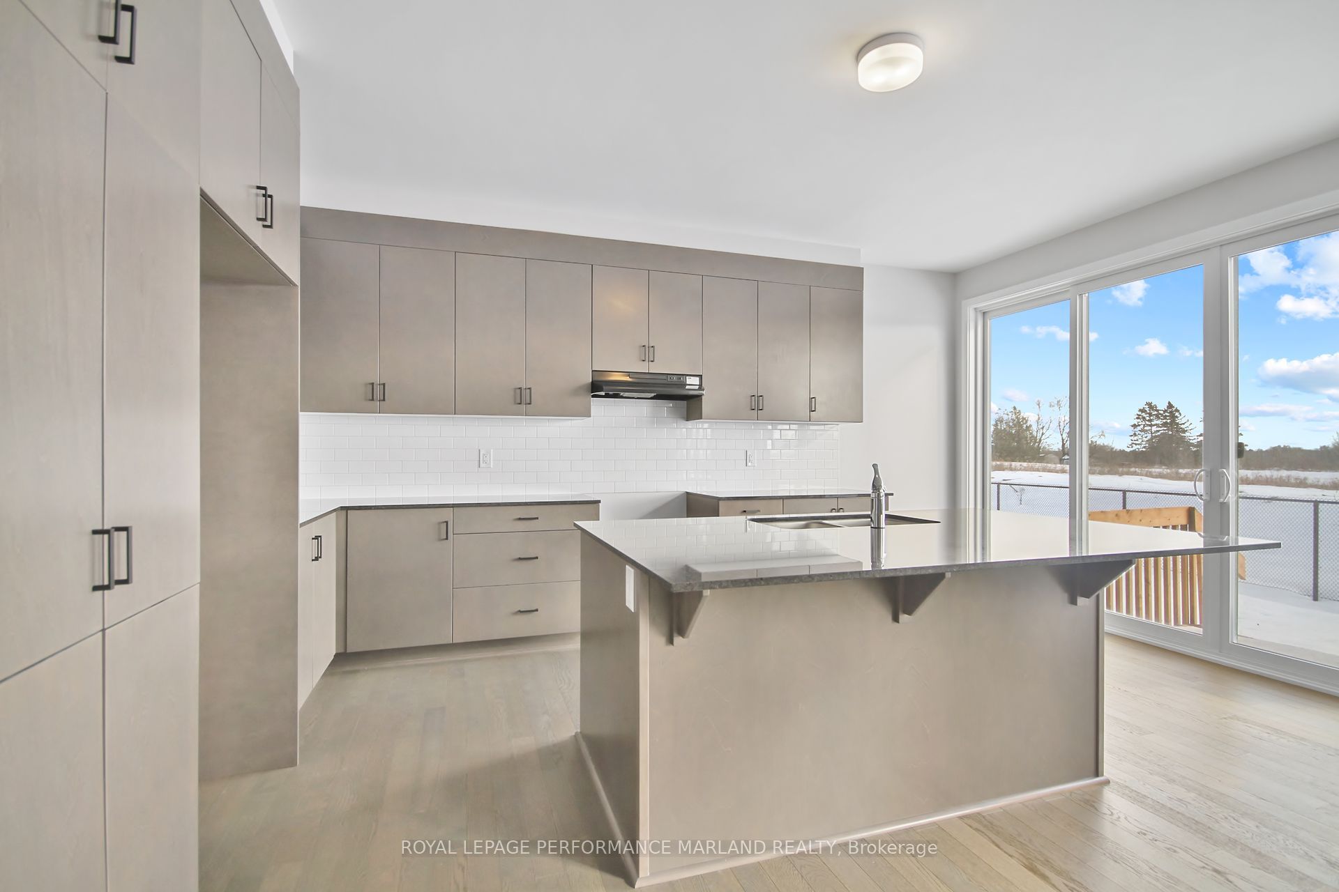 655 Fenwick Way, Barrhaven, ON K2J 7E6 photo 3