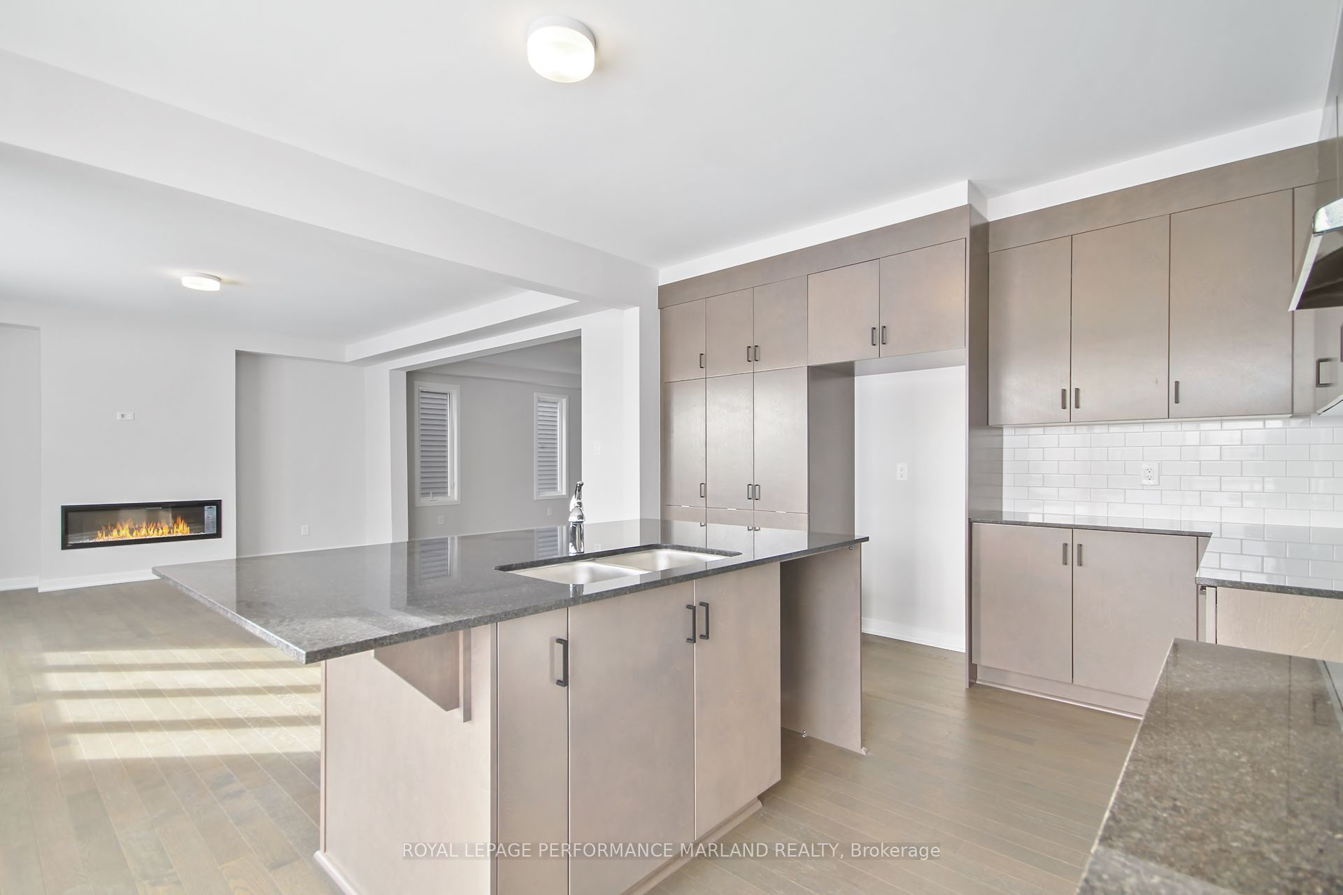 655 Fenwick Way, Barrhaven, ON K2J 7E6 photo 4