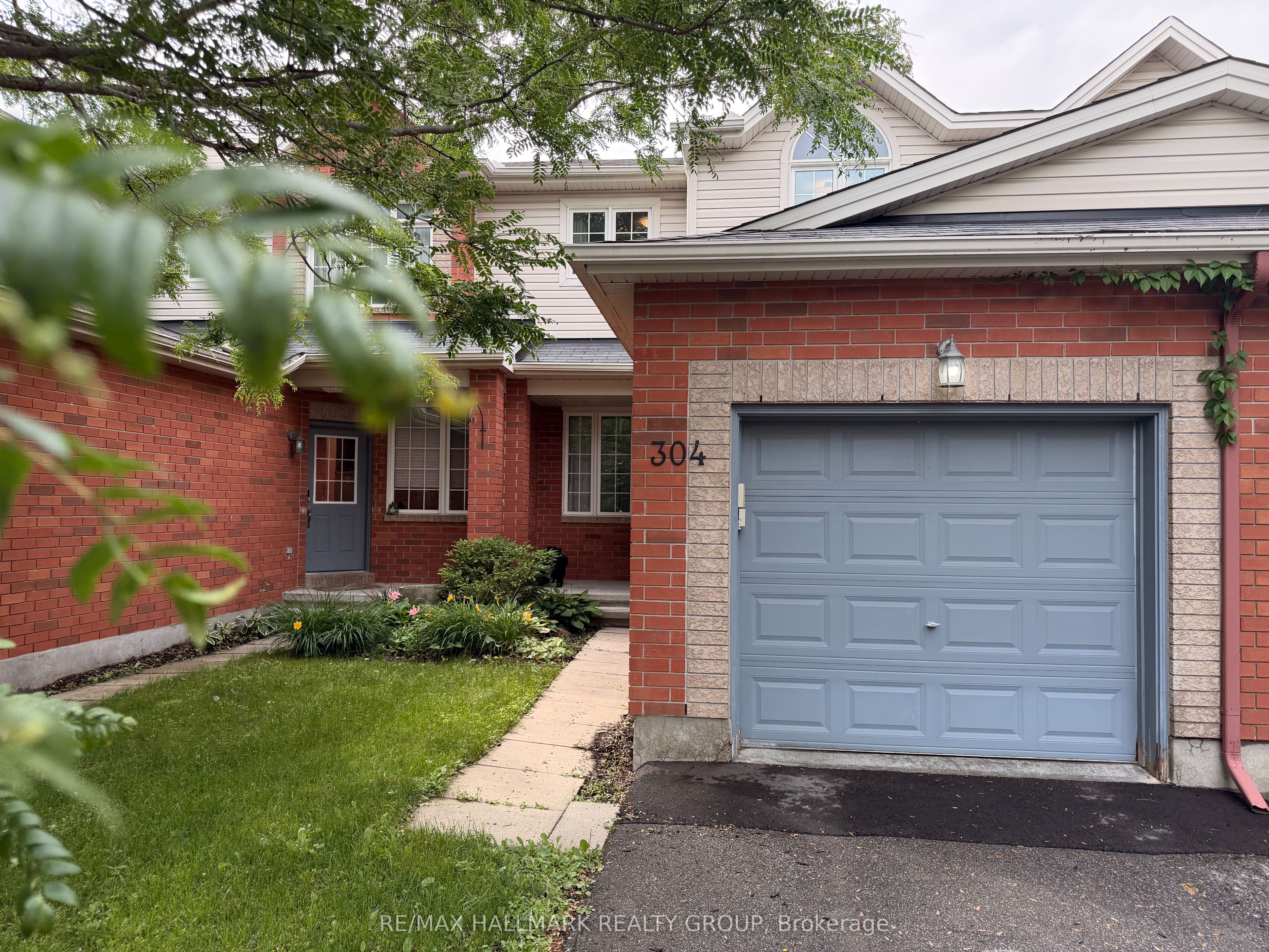 304 Applecross Crescent, Kanata, ON K2K 0C4 photo 2