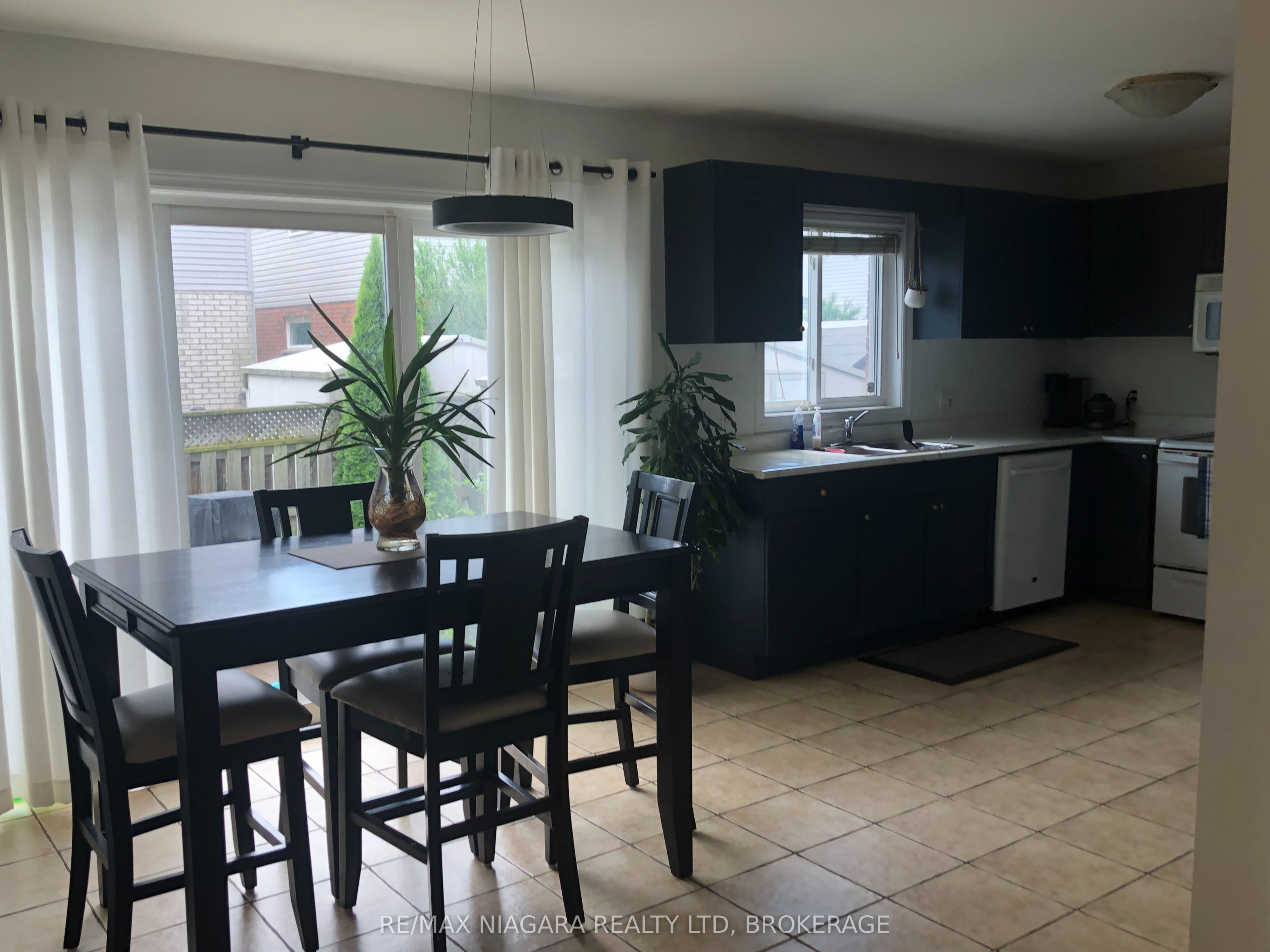 84 Mcbride Drive, St. Catharines, ON L2S 3Z3 photo 3