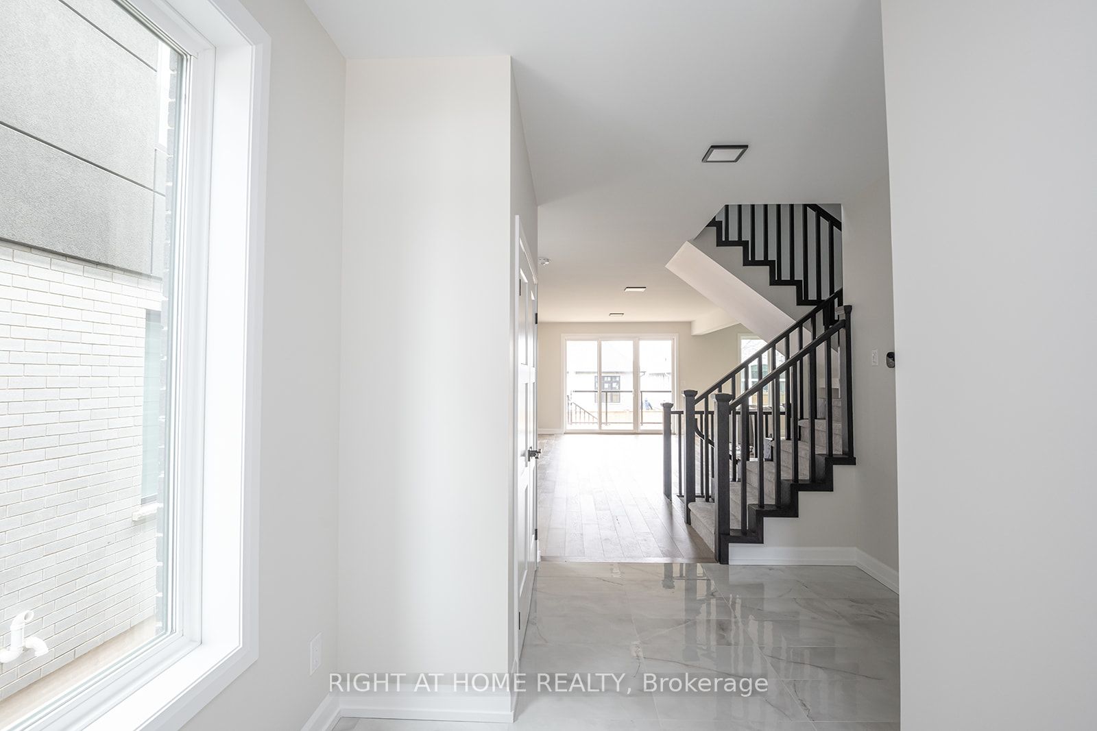 3909 Mitchell Crescent, Fort Erie, ON L0S 1S0 photo 2