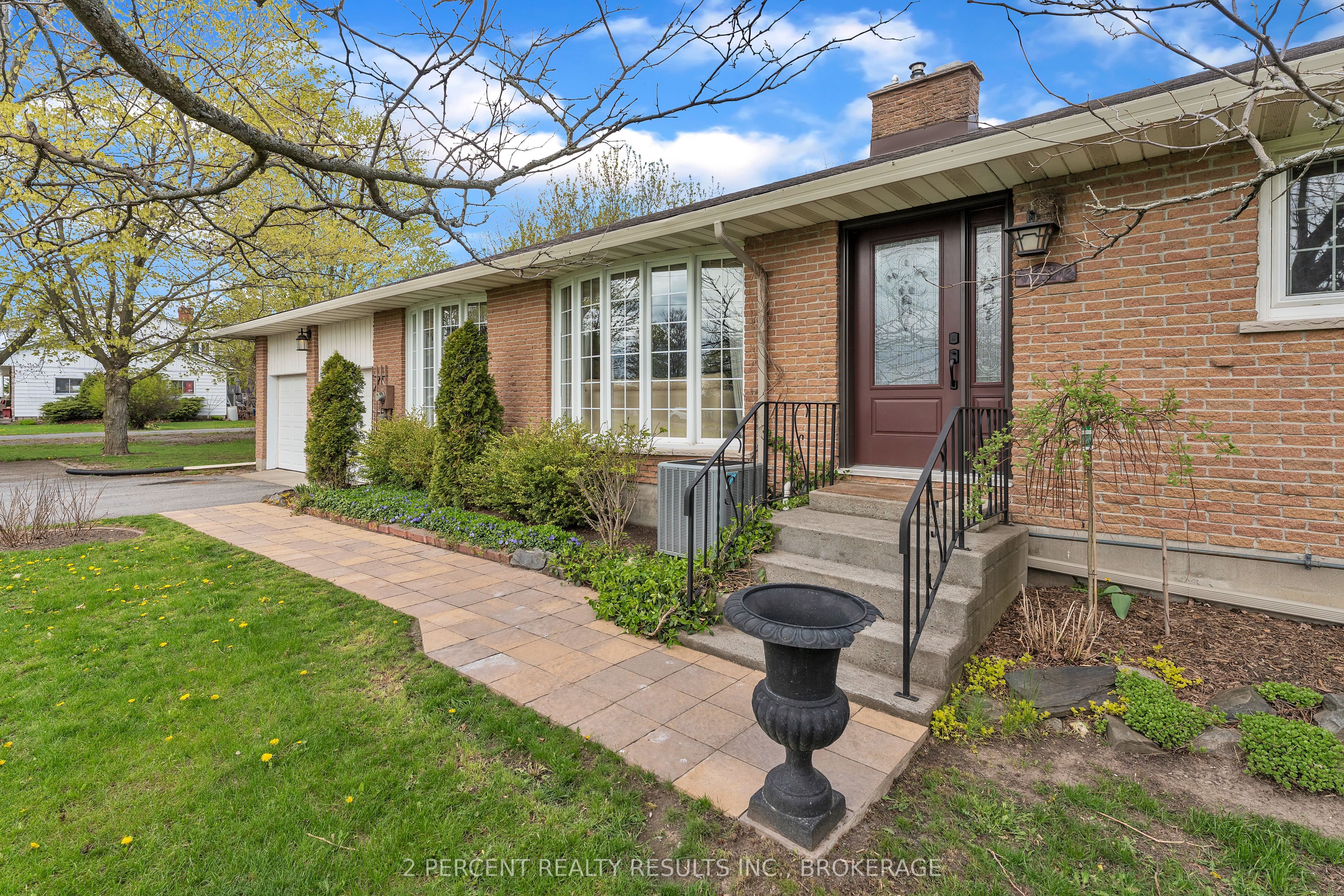 1055 Casey Road, Belleville, ON K8N 4Z6 photo 3
