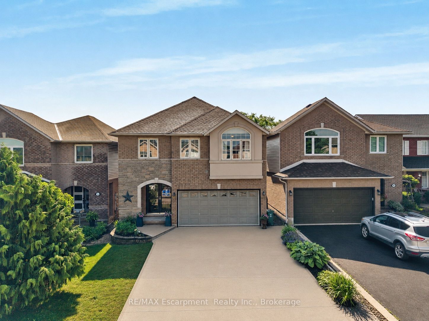409 Jacqueline Boulevard, Hamilton, ON L9B 2T4 photo 2