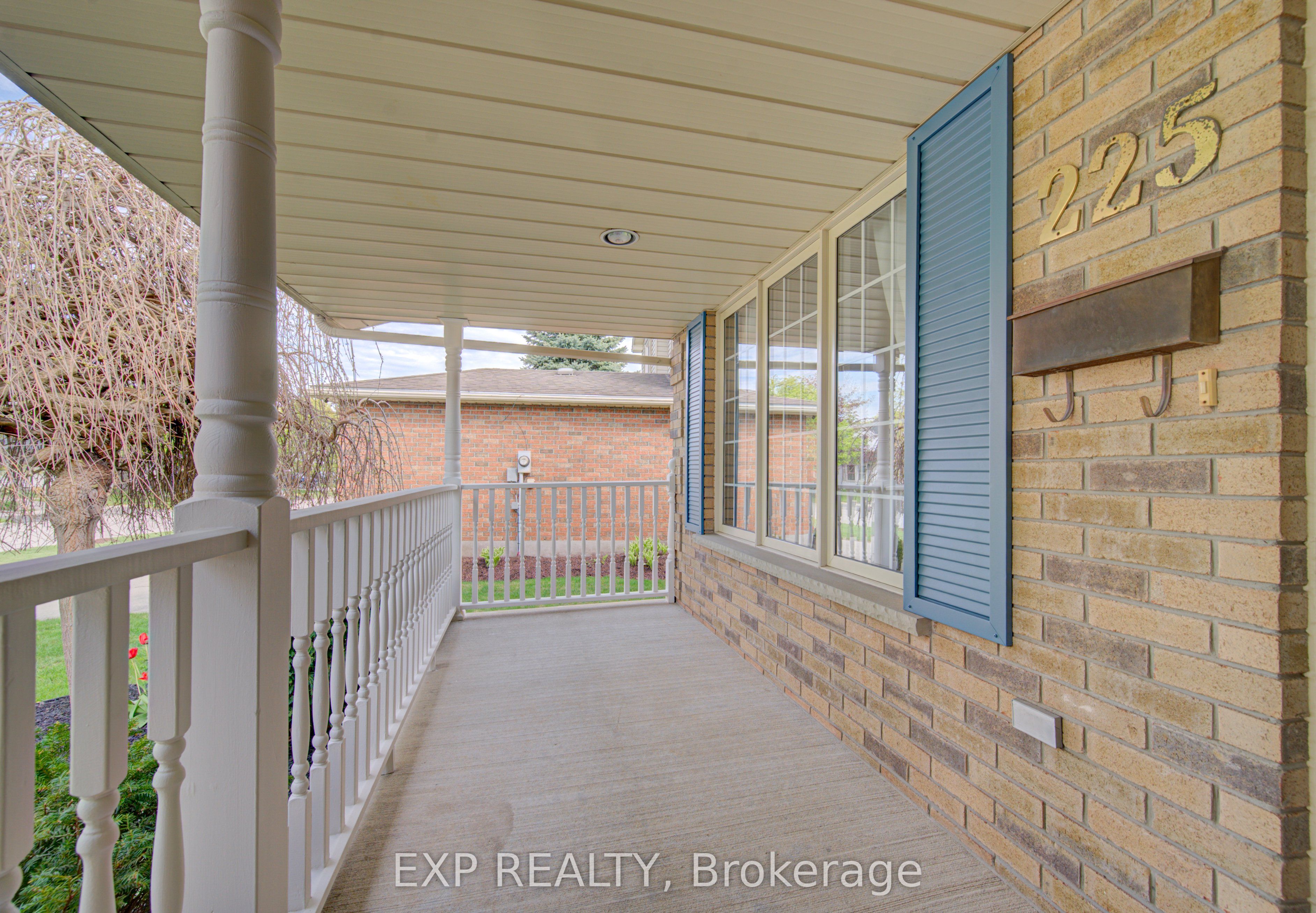 225 Dartmoor Crescent, Waterloo, ON N2K 3S9 photo 4