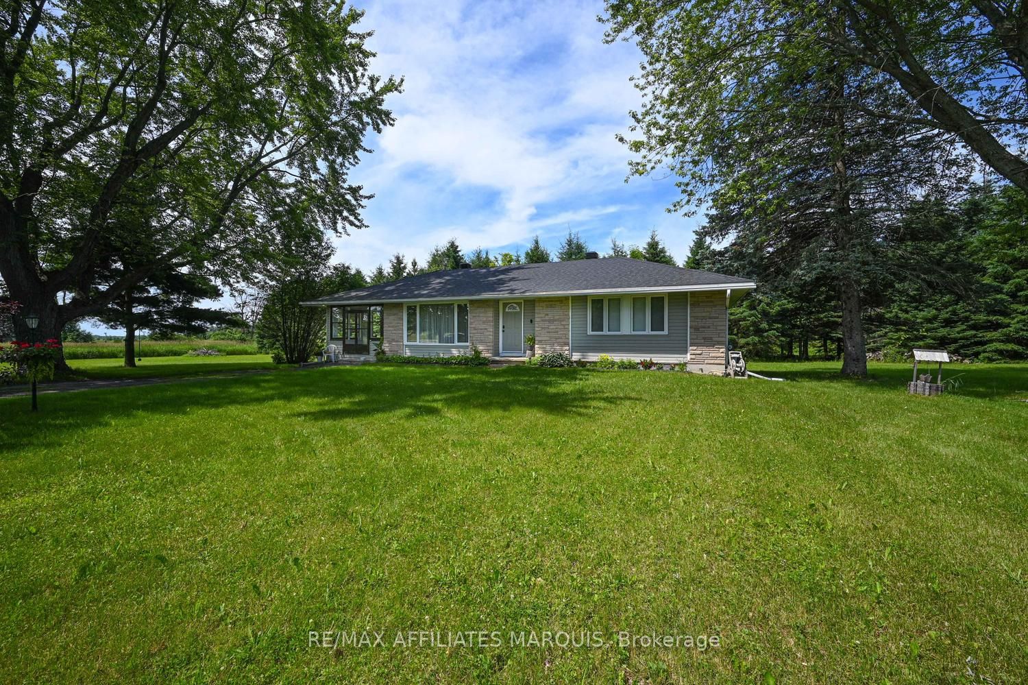 12095 Highway 15 Road, Montague, ON K7A 0L4 photo 4