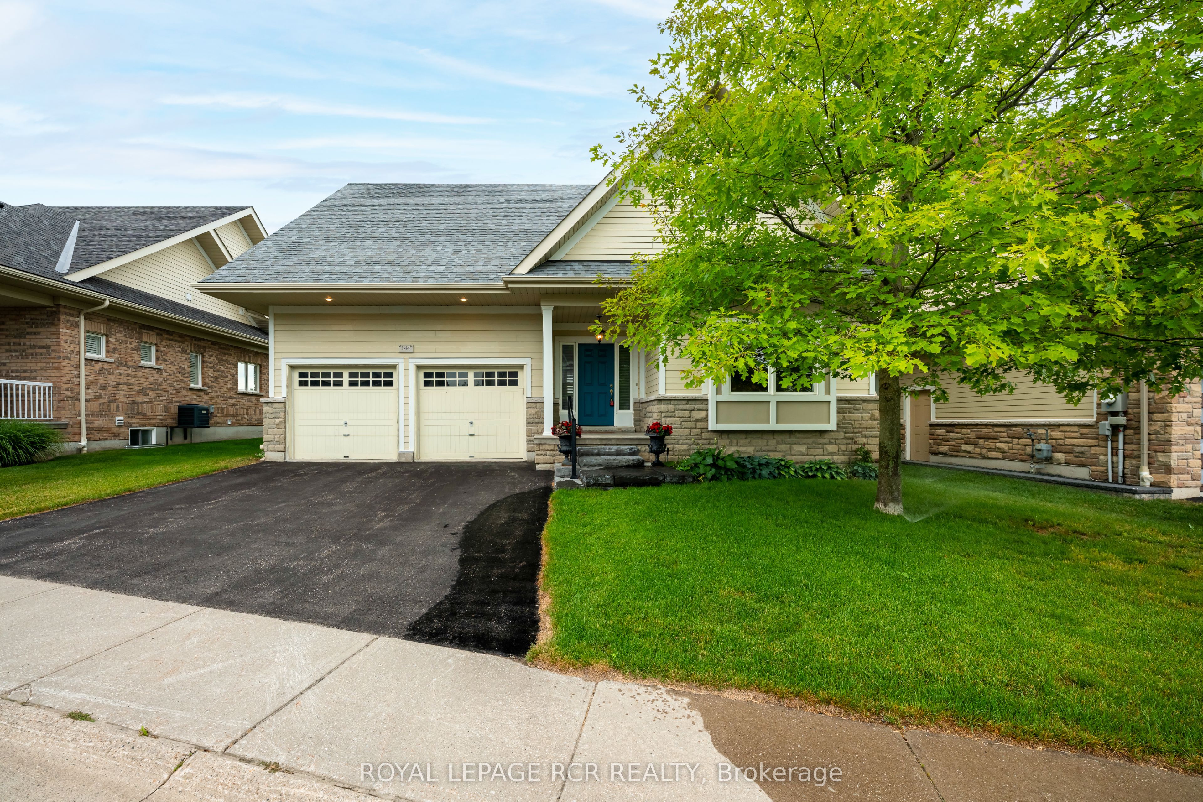 200 Kingfisher Drive 144, Mono, ON L9W 0B3