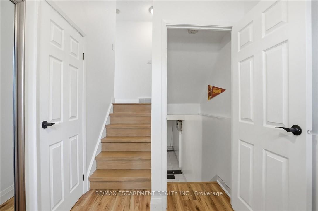 61 ALBRIGHT Road 61, Hamilton, ON L9K 6H5 photo 3