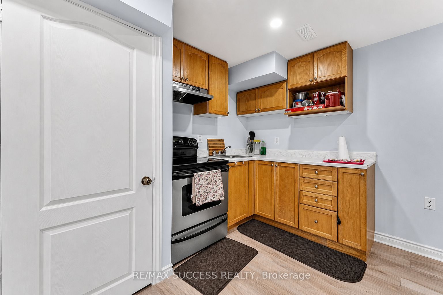 81 Lambert Crescent Basement, Brantford, ON N3T 0E9 photo 2
