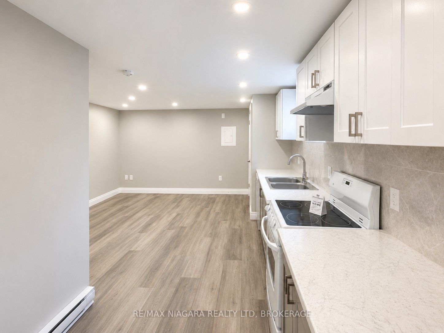 143 WESTCHESTER Crescent B1, St. Catharines, ON L2P 2N8 photo 2