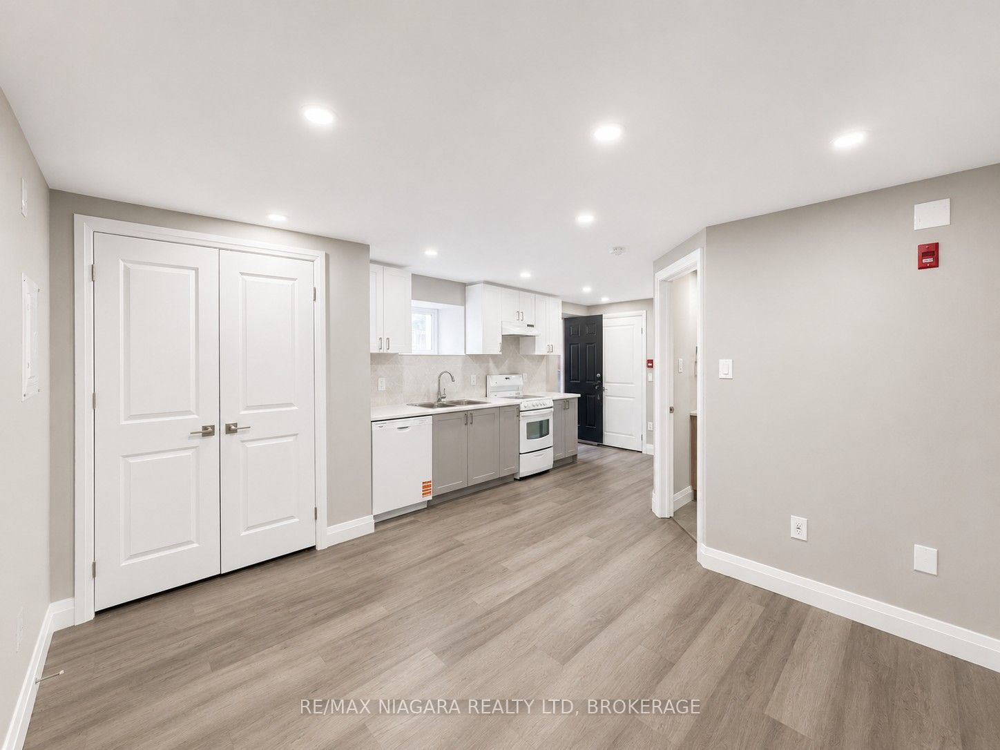 143 WESTCHESTER Crescent B1, St. Catharines, ON L2P 2N8 photo 3