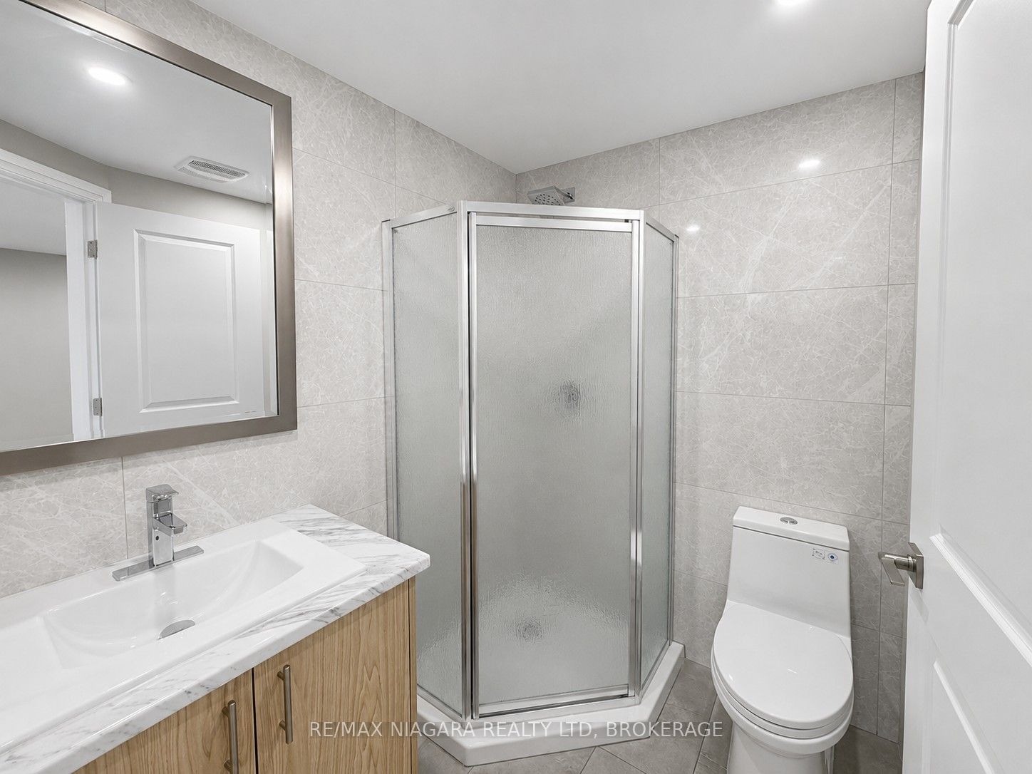 143 WESTCHESTER Crescent B1, St. Catharines, ON L2P 2N8 photo 4