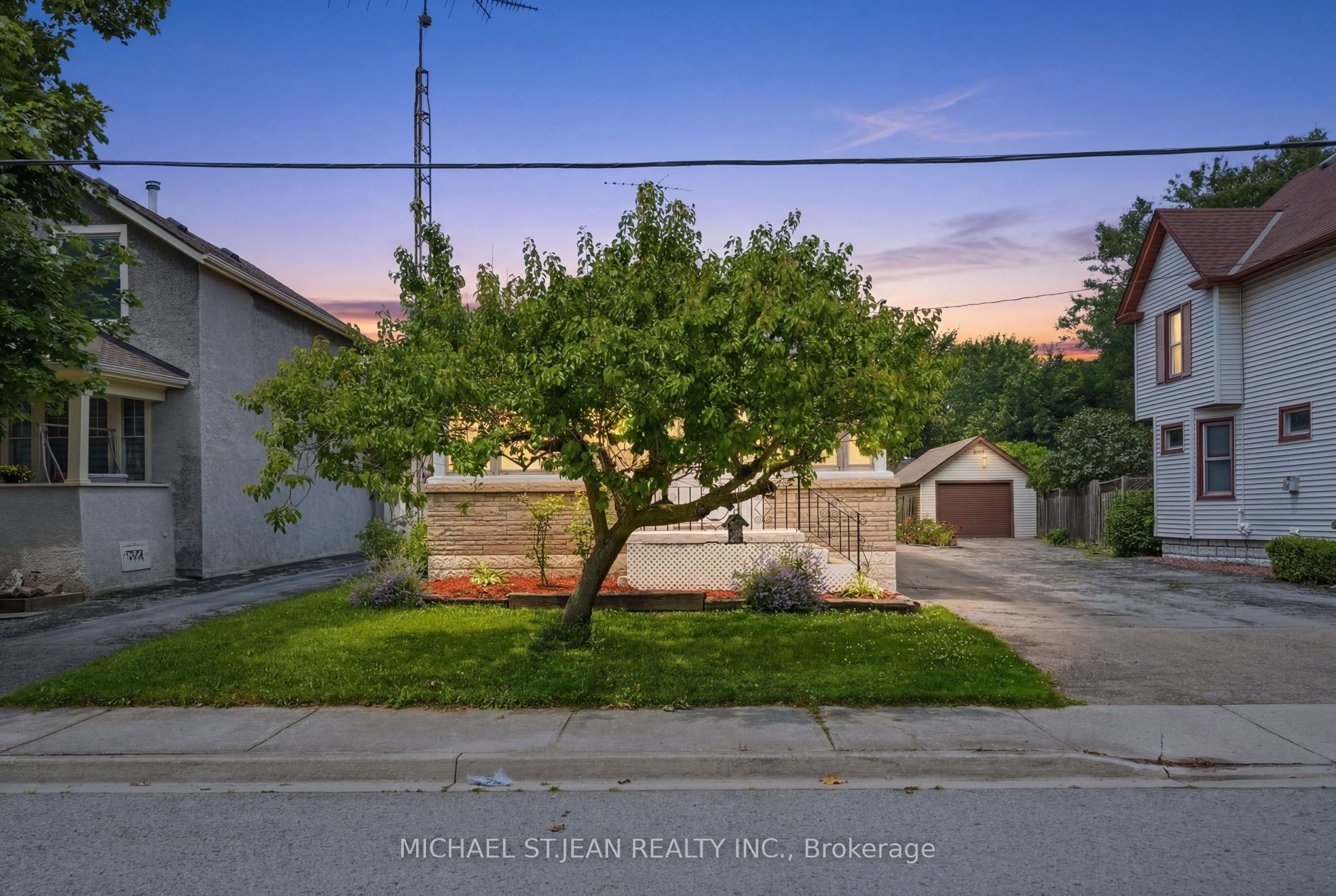 4587 Third Avenue, Niagara Falls, ON L2E 4L3