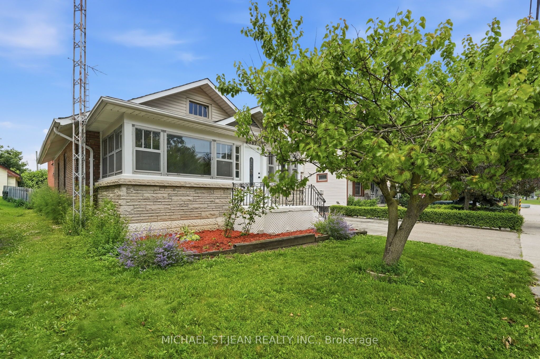 4587 Third Avenue, Niagara Falls, ON L2E 4L3 photo 5