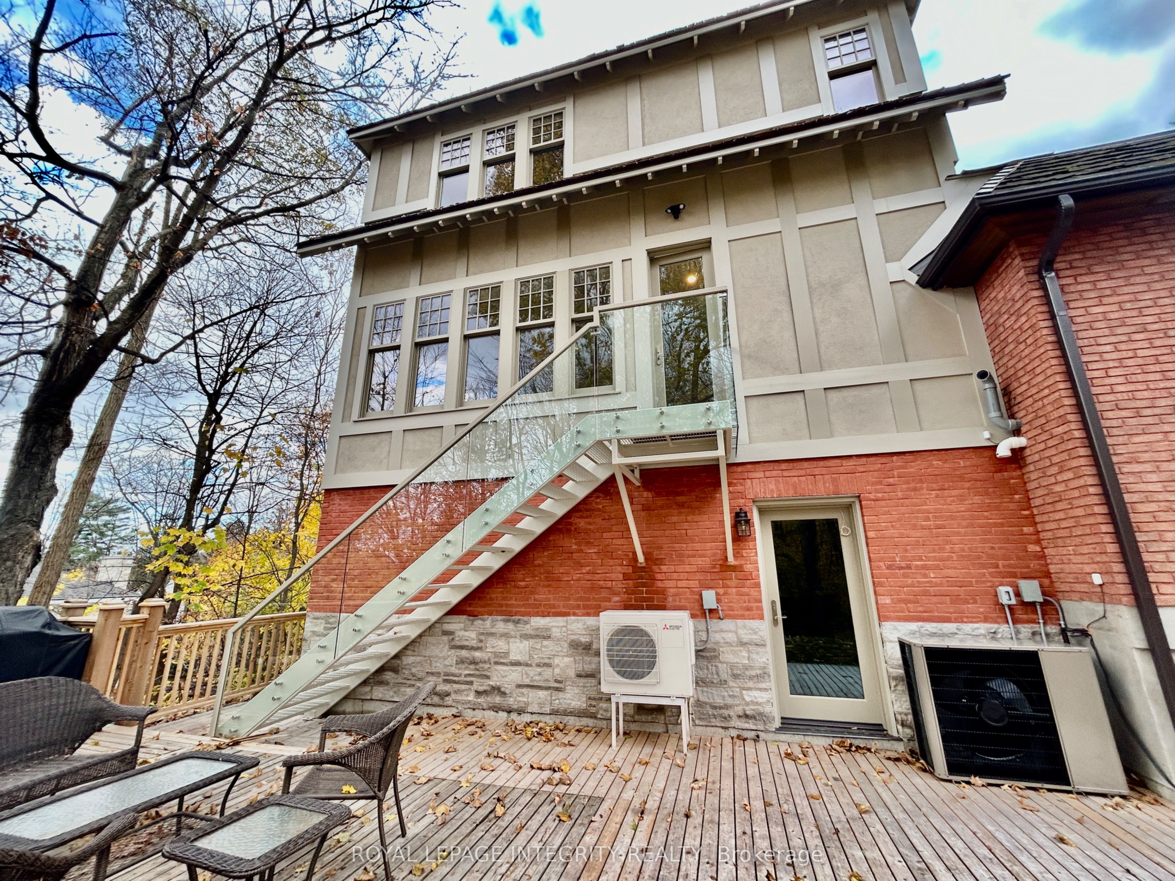 459 Buena Vista Road A, Rockcliffe Park, ON K1M 0W2