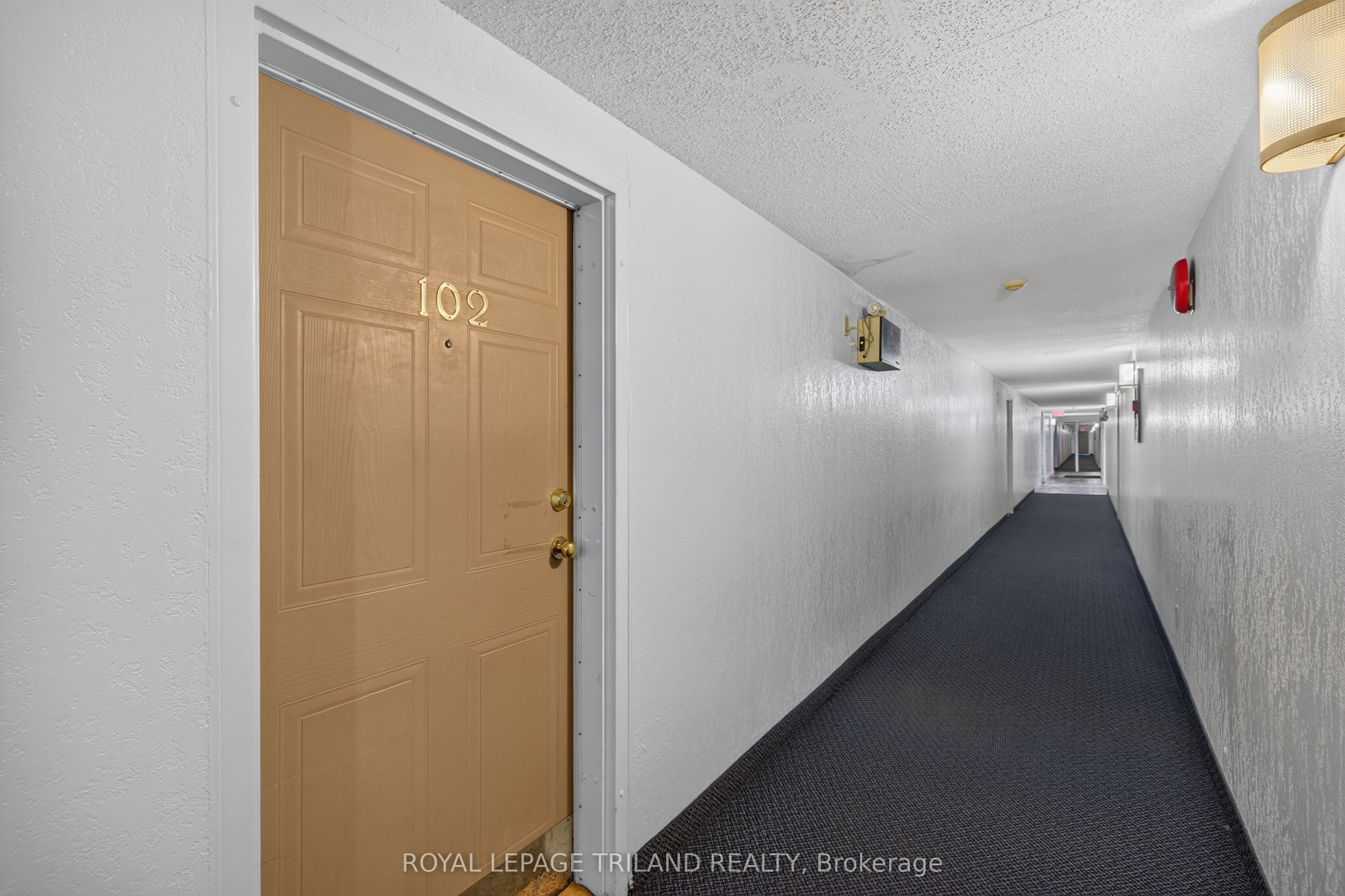 735 Deveron Crescent 102, London South, ON N5Z 4X8 photo 3