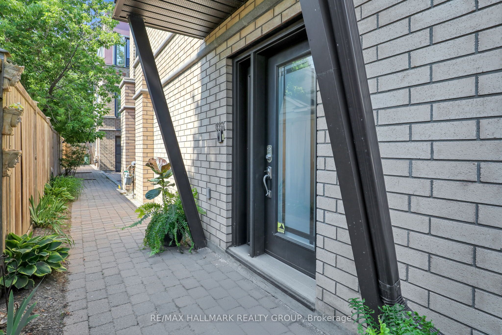 3356 CARLING Avenue, Crystal Bay - Rocky Point - Bayshore, ON K2H 0A7 photo 3