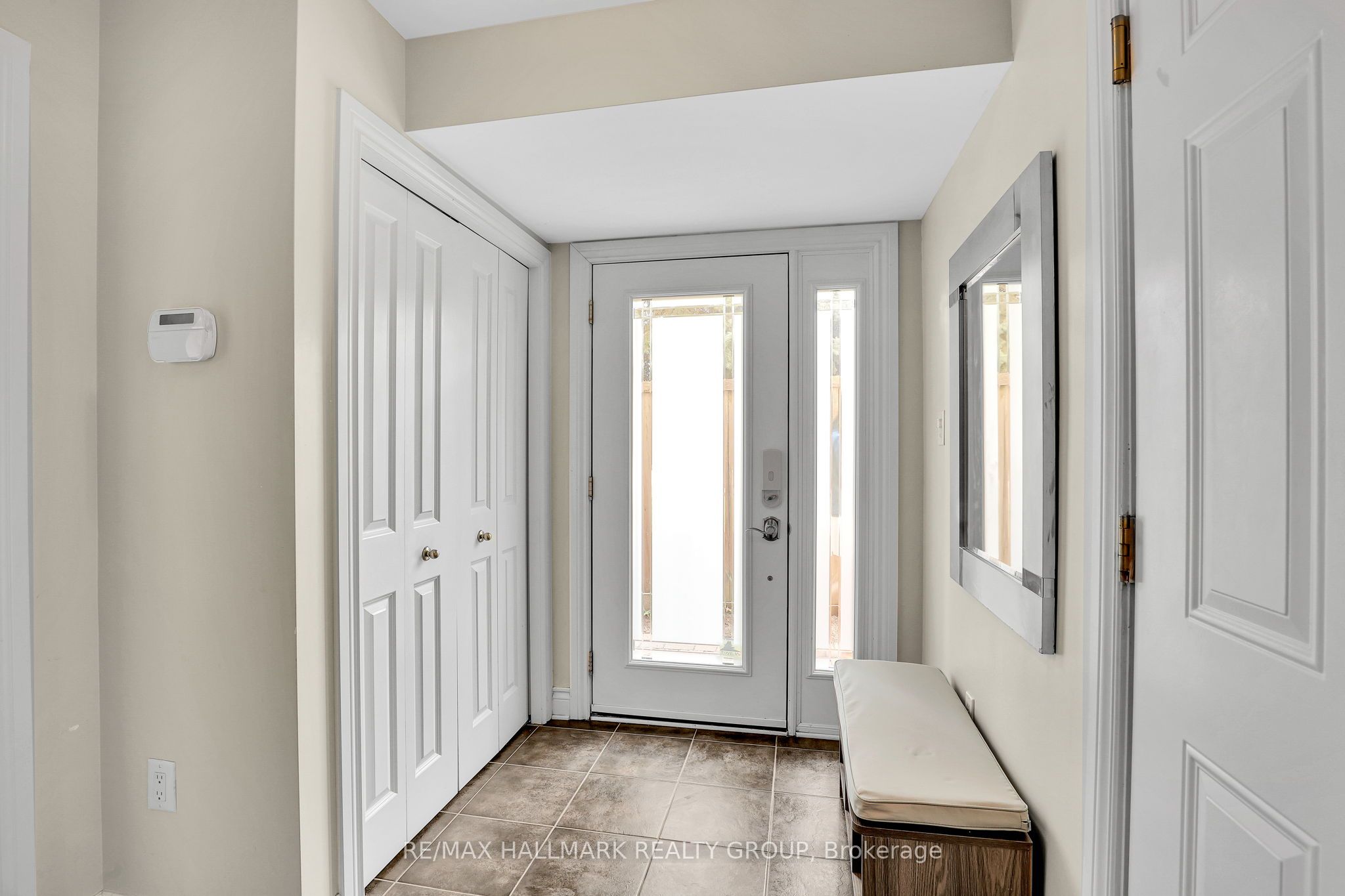 3356 CARLING Avenue, Crystal Bay - Rocky Point - Bayshore, ON K2H 0A7 photo 4