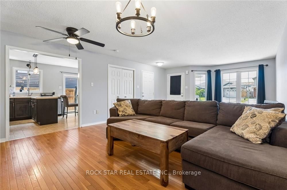 56 Golden Acres Drive, West Lincoln, ON L0R 2A0 photo 3