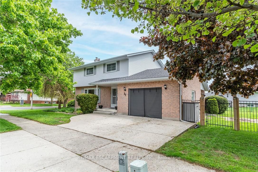 31 Blackfriar Lane, Brantford, ON N3R 7M2 photo 2