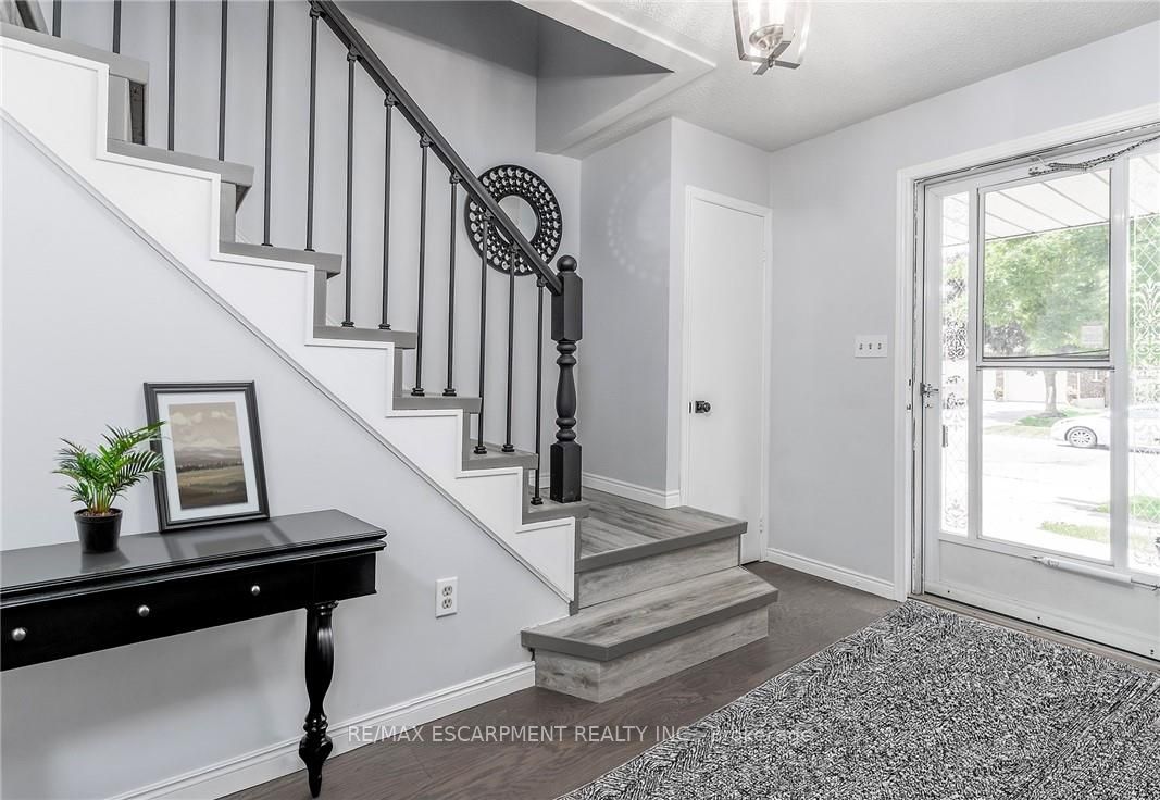 31 Blackfriar Lane, Brantford, ON N3R 7M2 photo 4