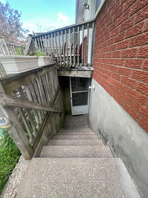 166 St Lawrence Drive BSMT, Welland, ON L3C 7H3