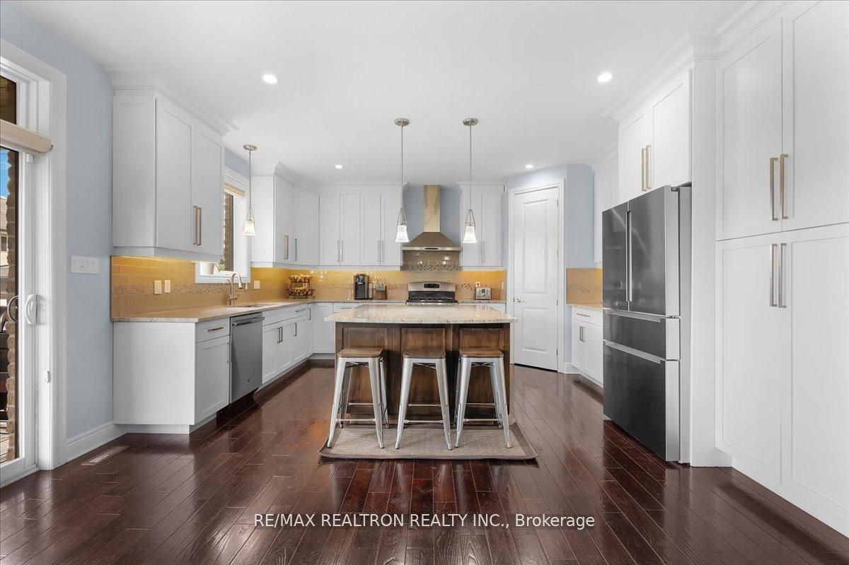 177 MARTIN Drive, Middlesex Centre, ON N0M 2A0 photo 4