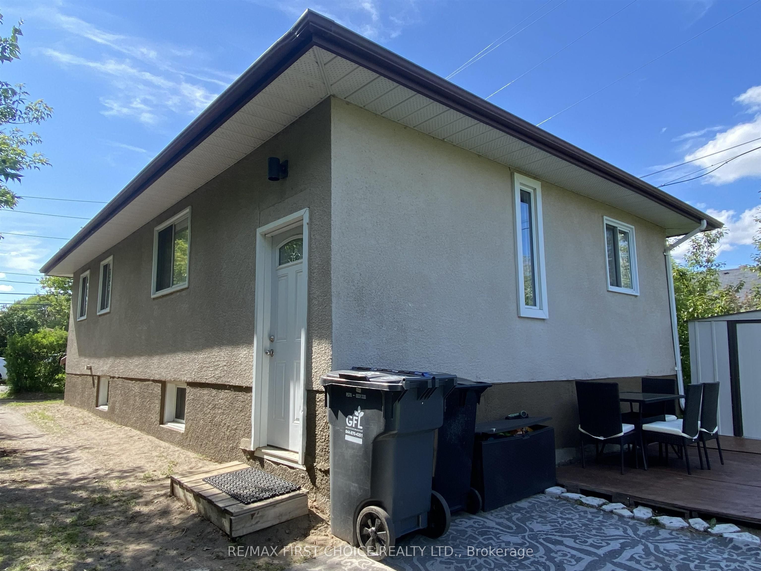 309 Ontario Street, Thunder Bay, ON P7B 3G9 photo 2