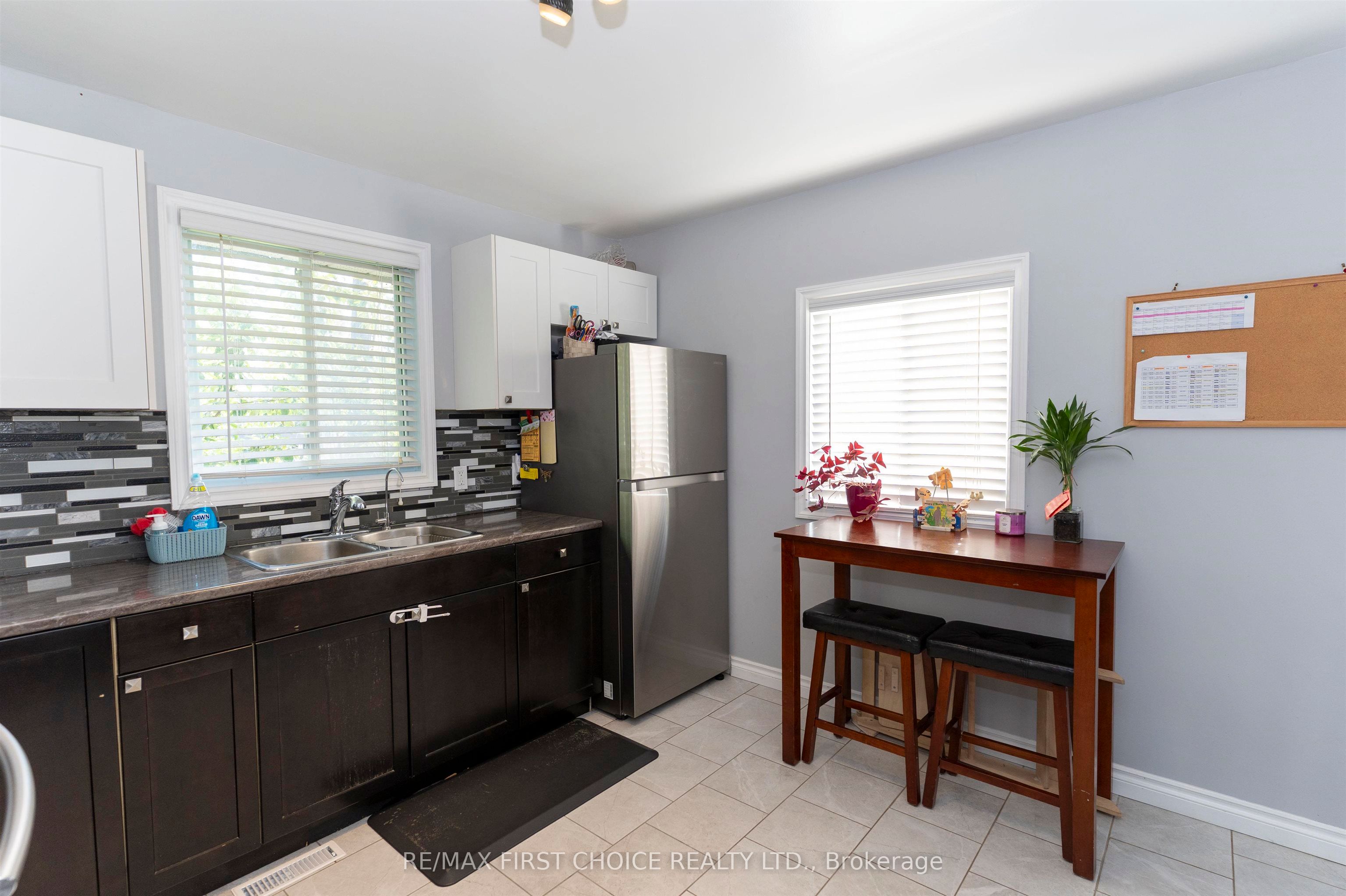 309 Ontario Street, Thunder Bay, ON P7B 3G9 photo 5