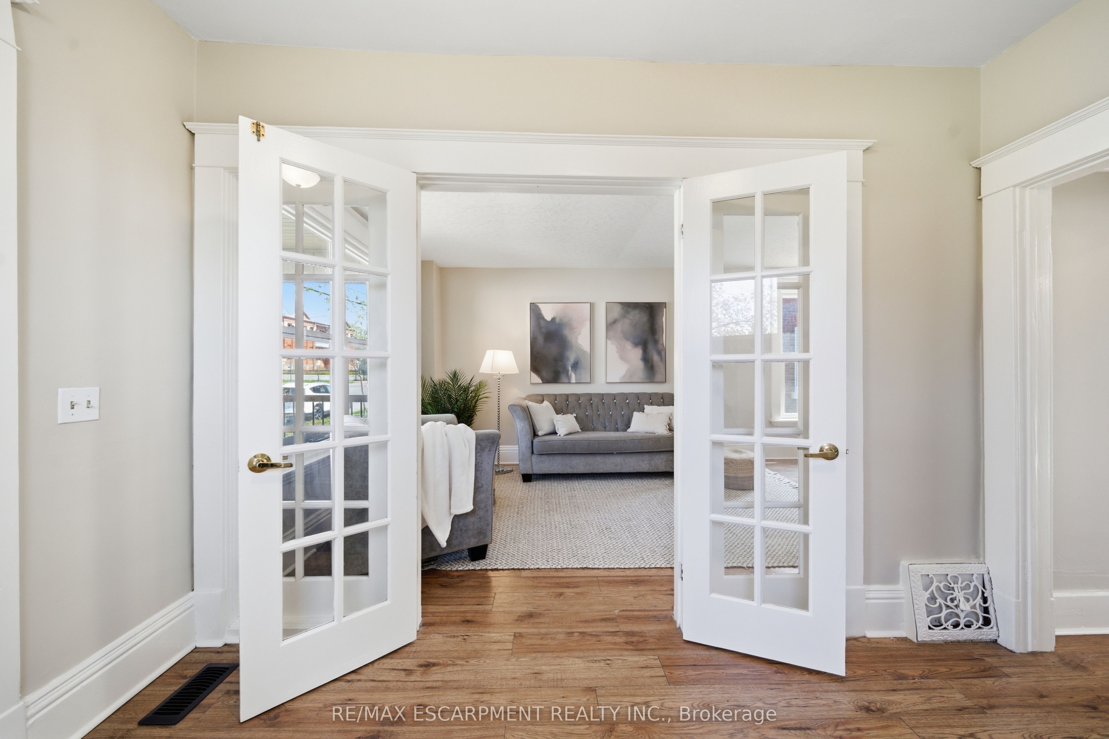 33 Richmond Street, Brantford, ON N3T 3Y2 photo 4