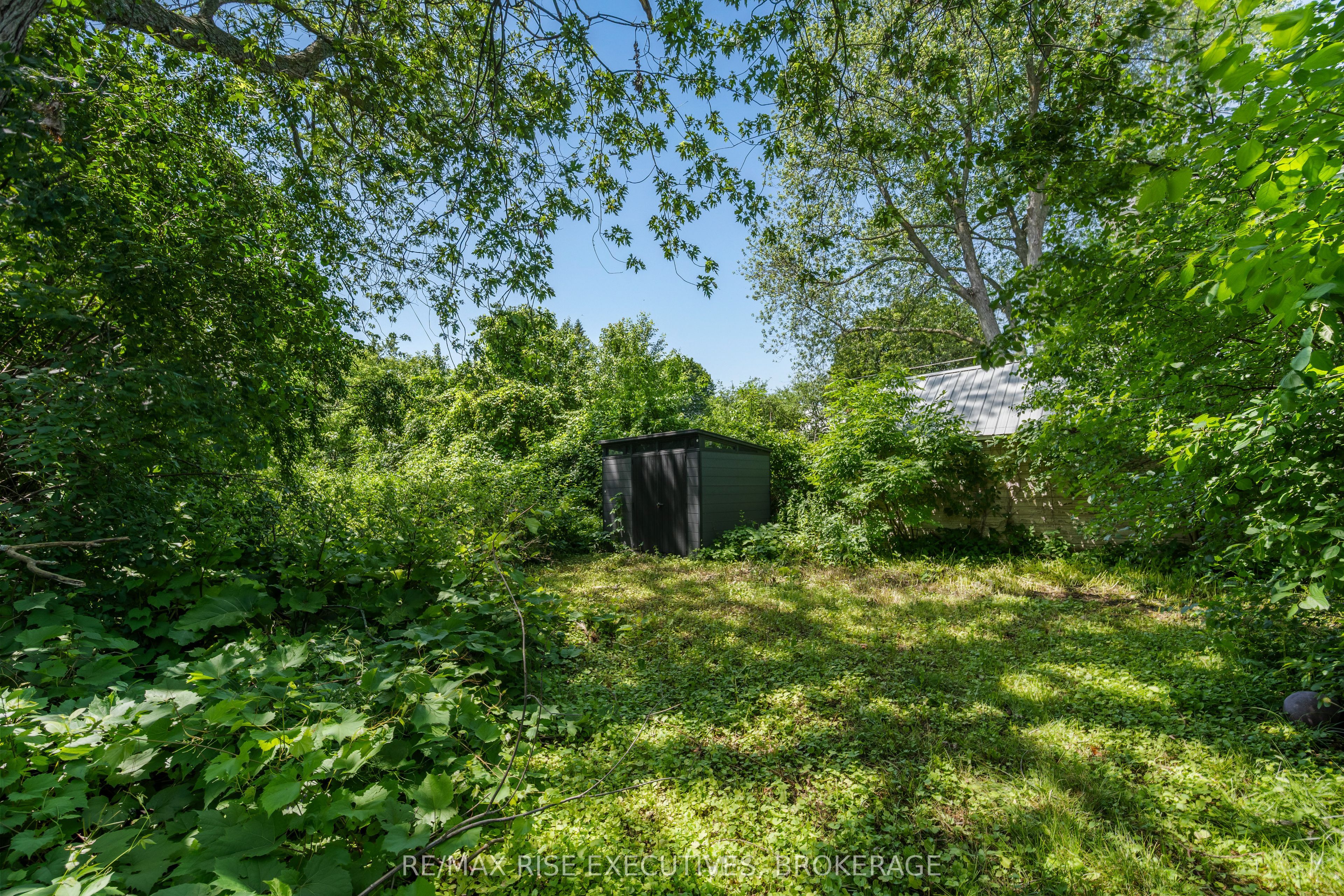 690 Johnson Street, Kingston, ON K7L 2A8 photo 3
