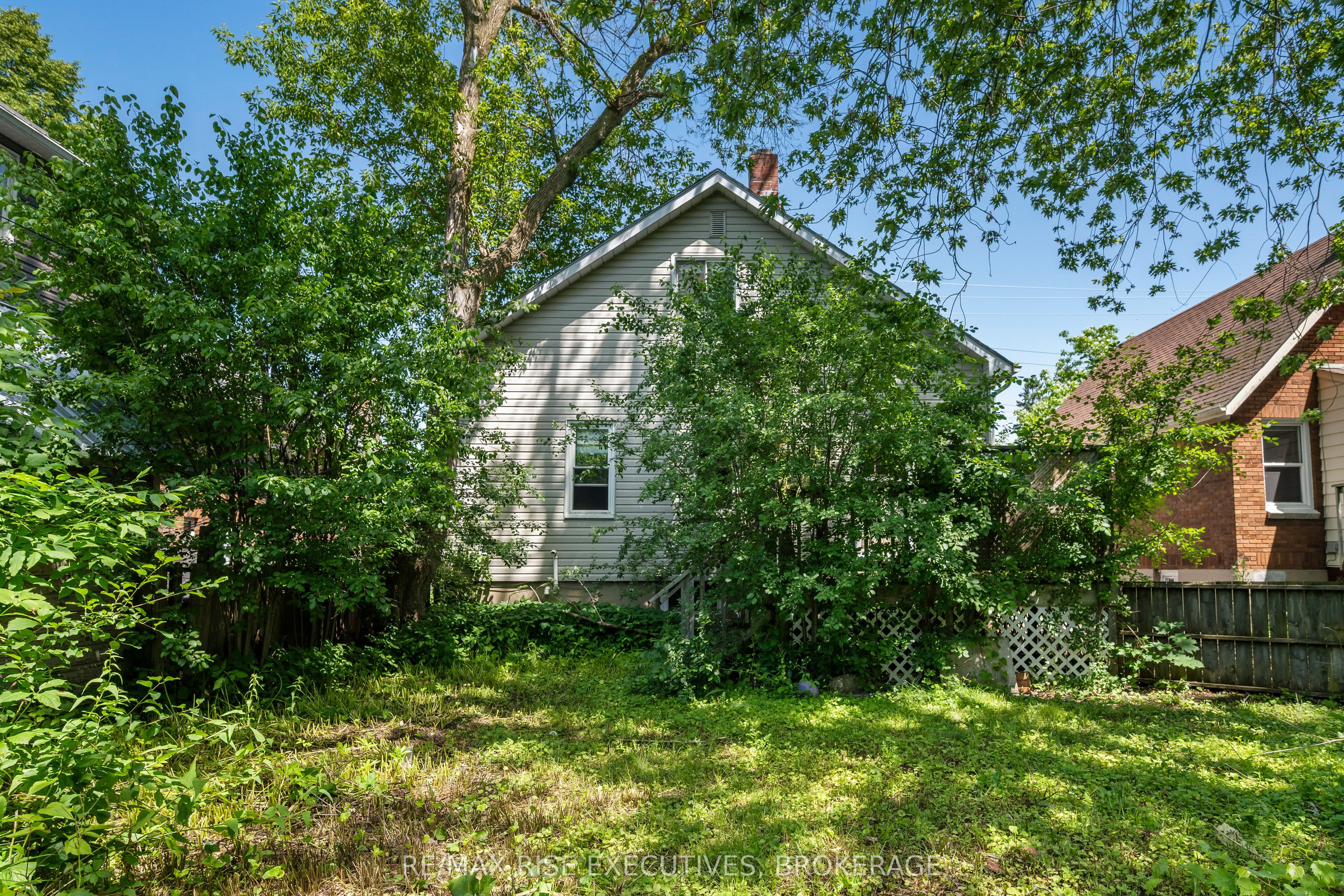 690 Johnson Street, Kingston, ON K7L 2A8 photo 5