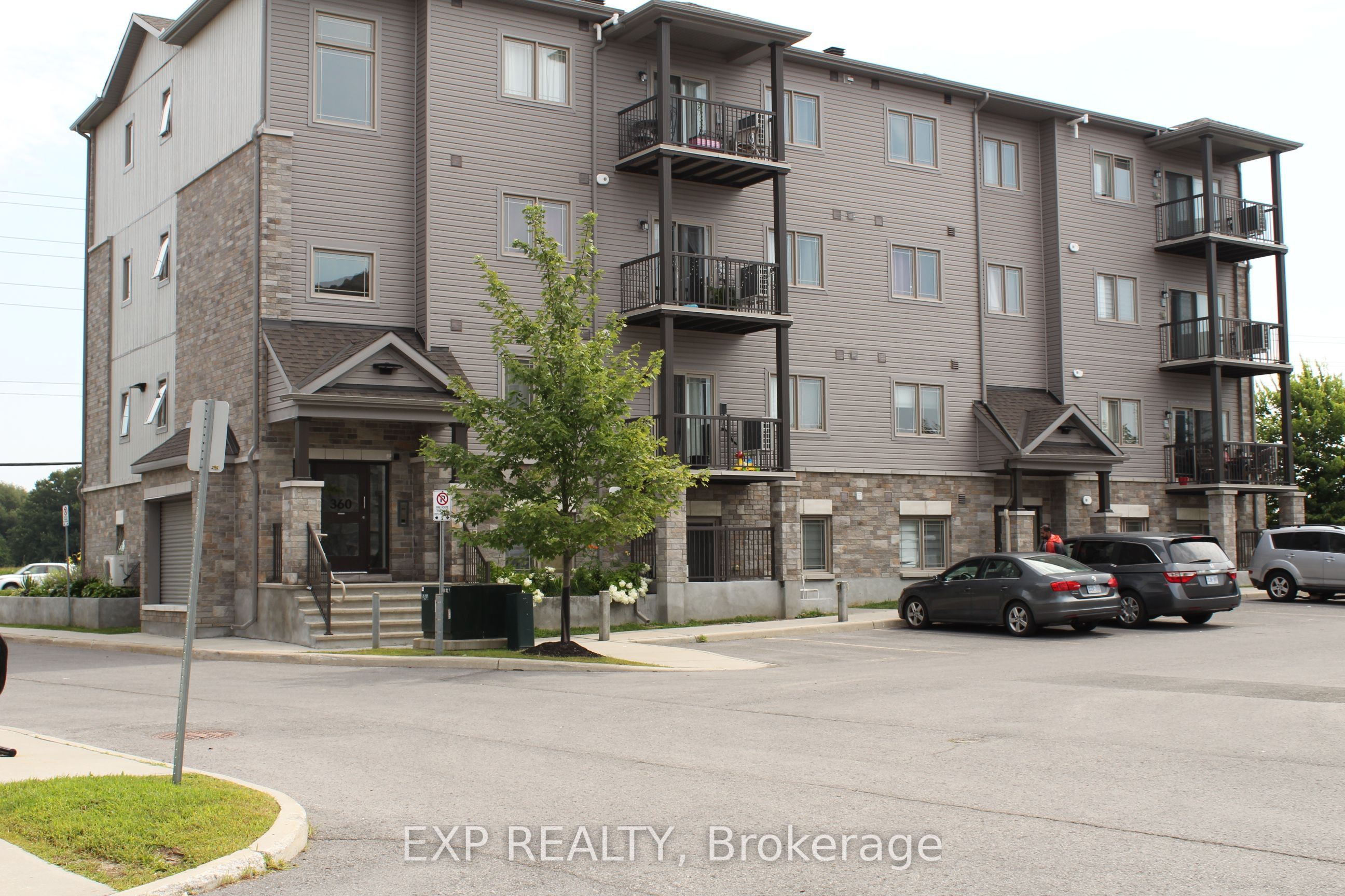 360 Tribeca Private 1, Barrhaven, ON K2J 6B4