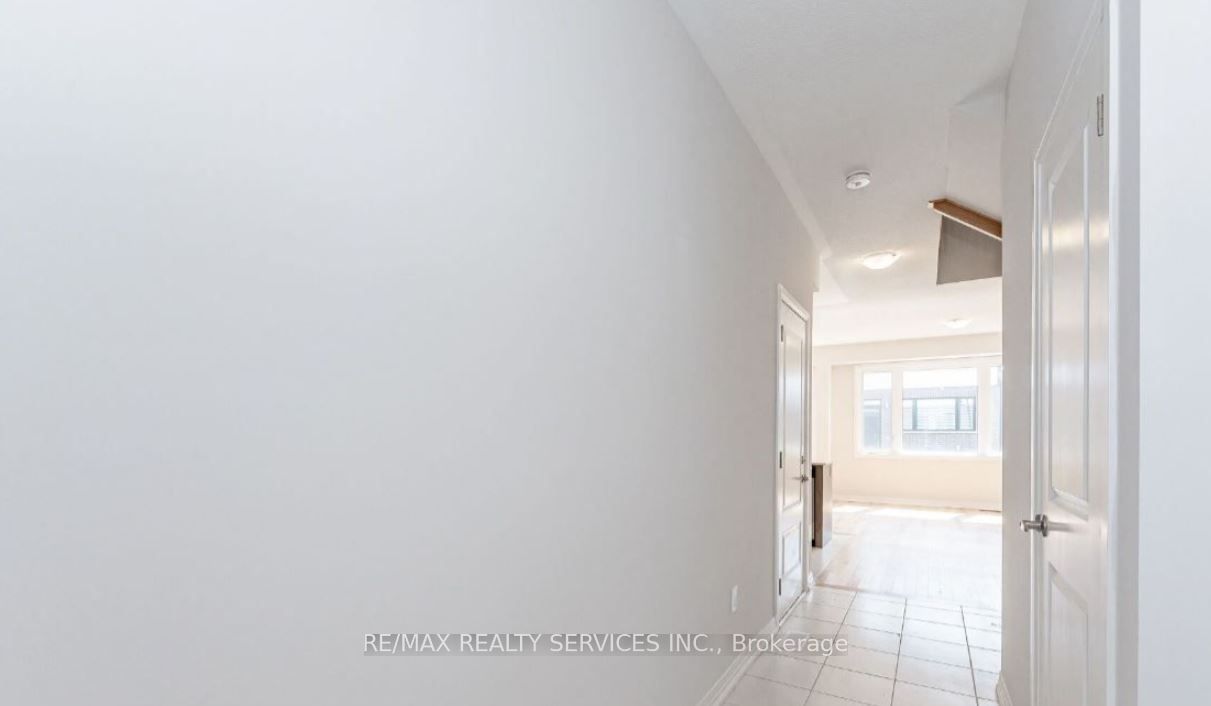 43 Freedom Crescent, Hamilton, ON L0R 1W0 photo 3
