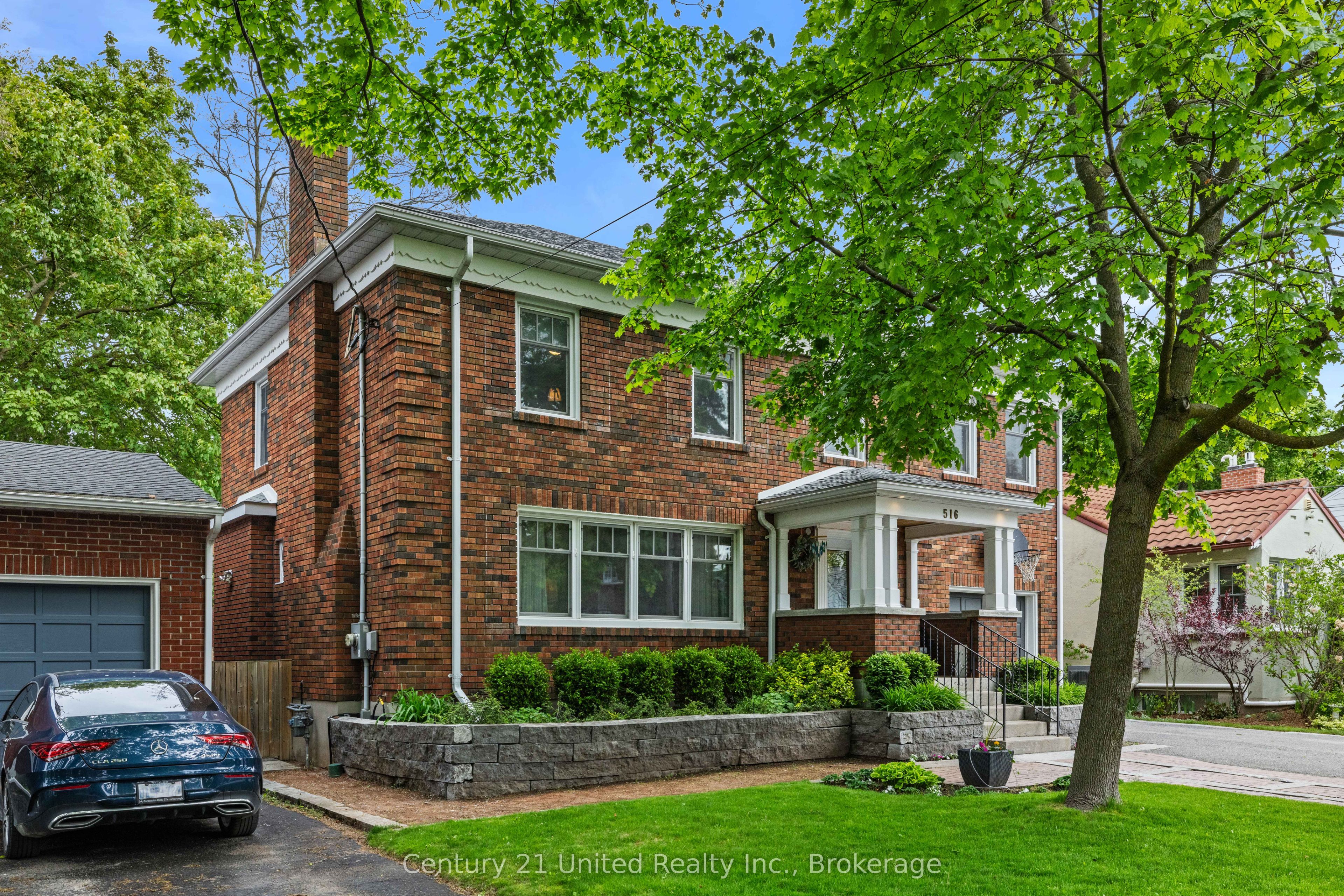 516 Hunter Street W, Peterborough, ON K9H 2N1 photo 2