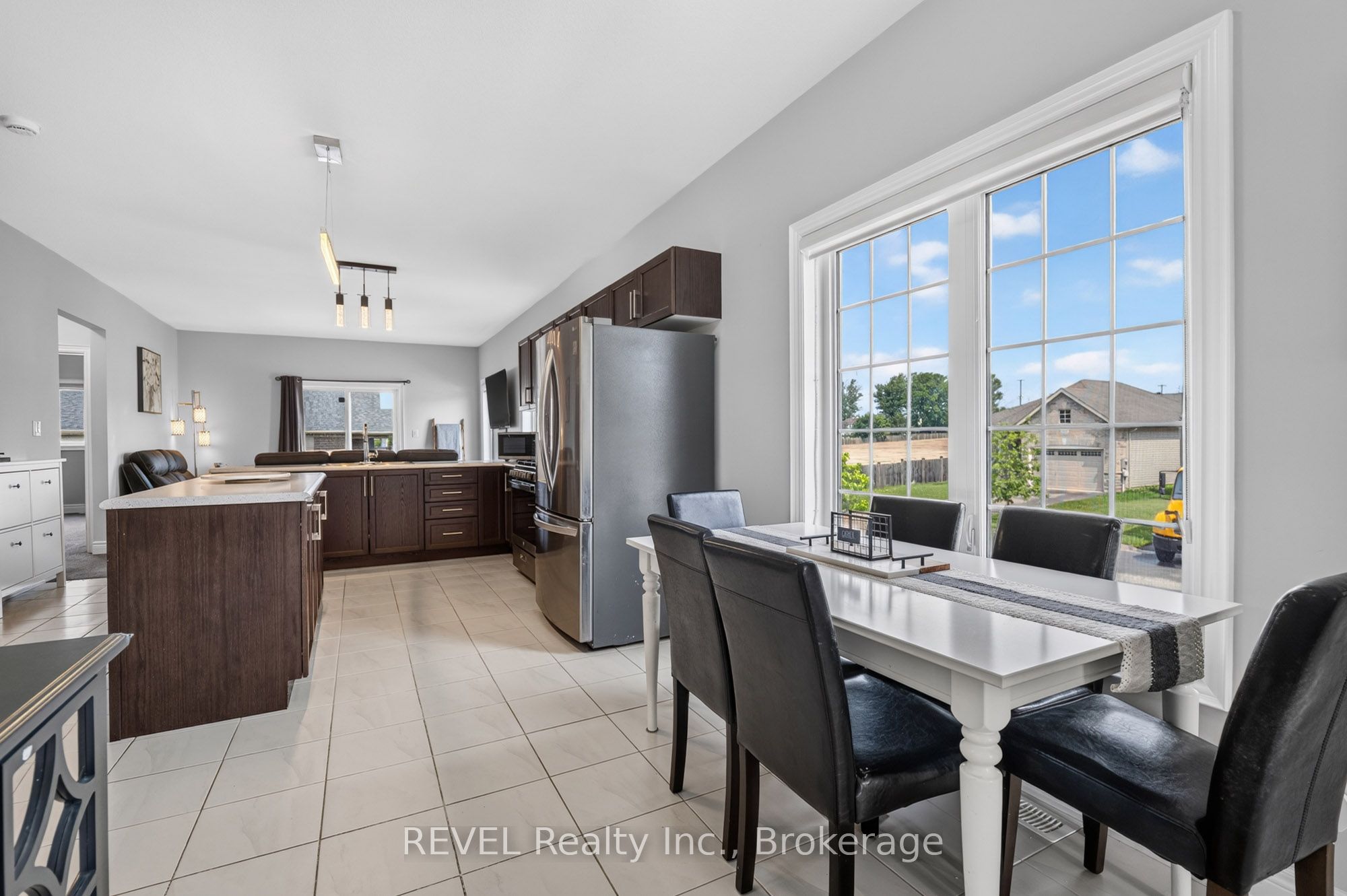 881 Burwell Street, Fort Erie, ON L2A 0E3 photo 4