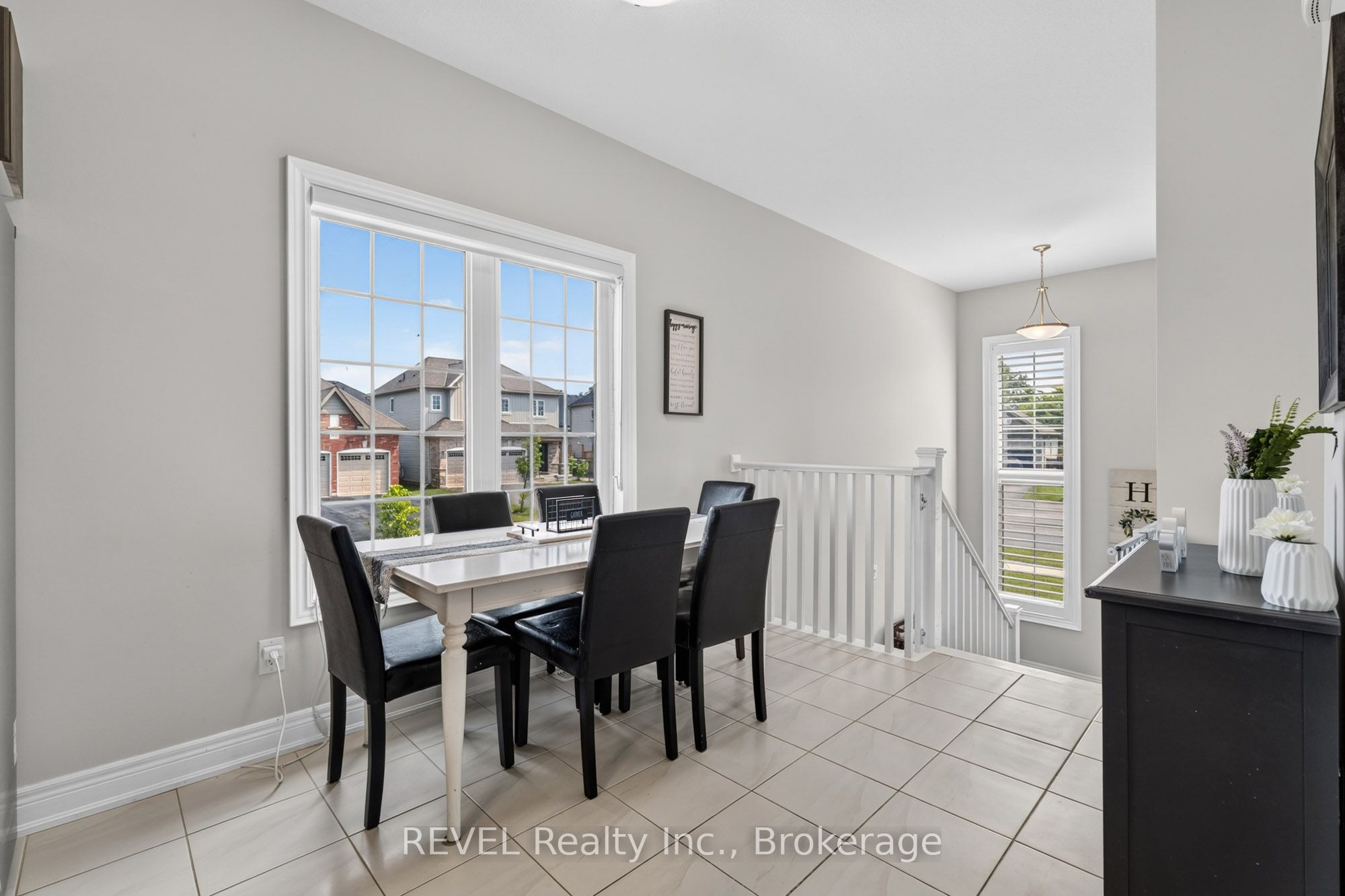 881 Burwell Street, Fort Erie, ON L2A 0E3 photo 5
