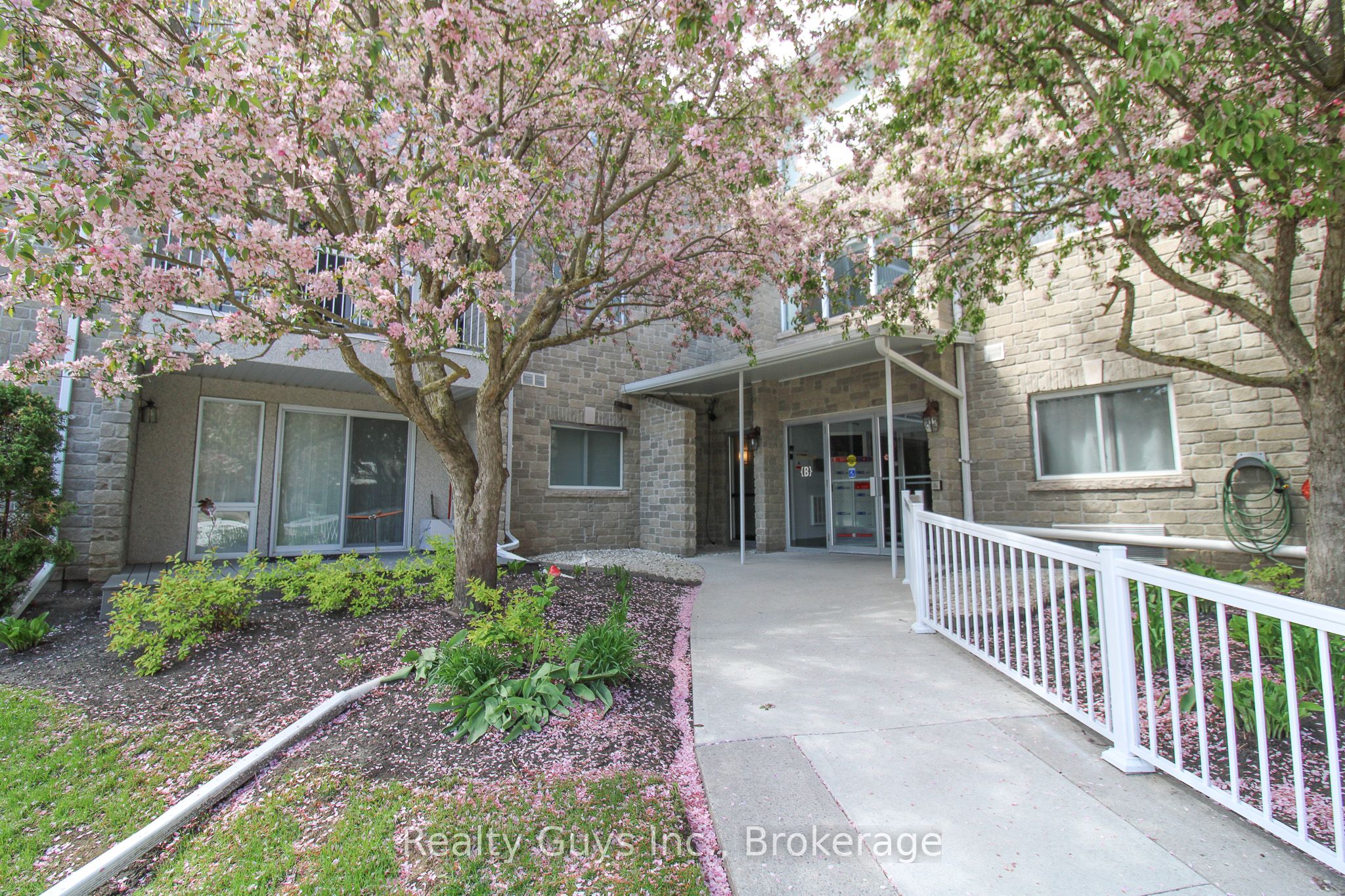 1099 Clonsilla Avenue 226 B, Peterborough, ON K9J 8L7