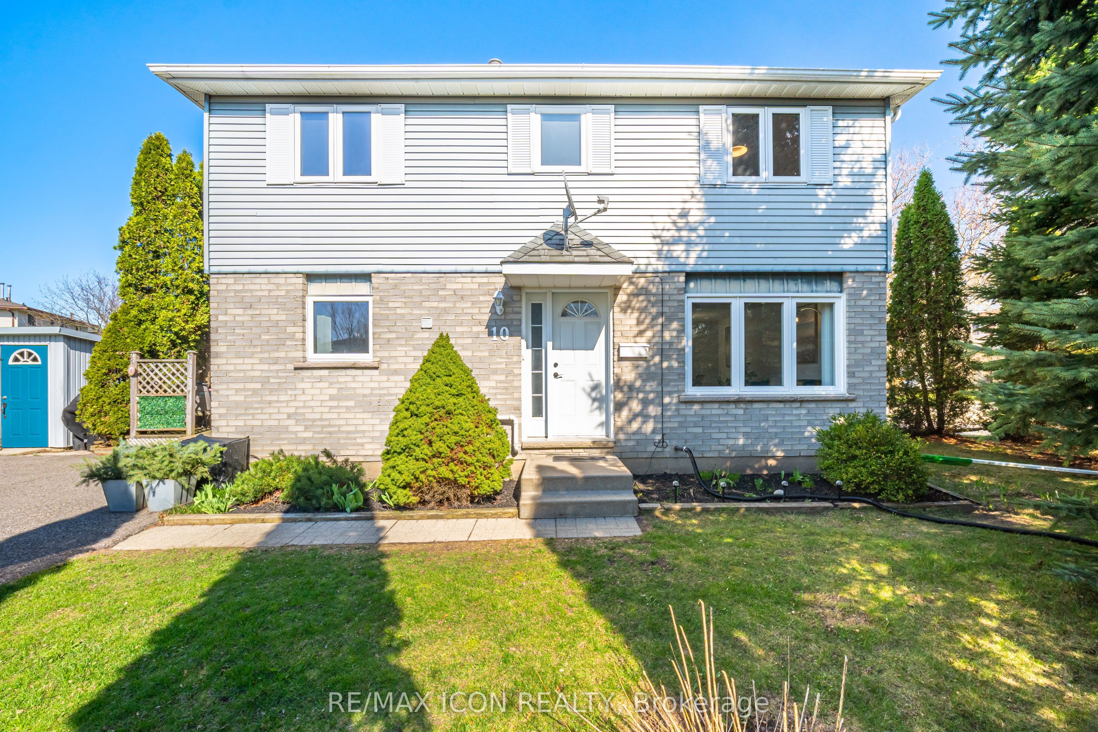 10 Ristau Crescent, Kitchener, ON N2E 3A8