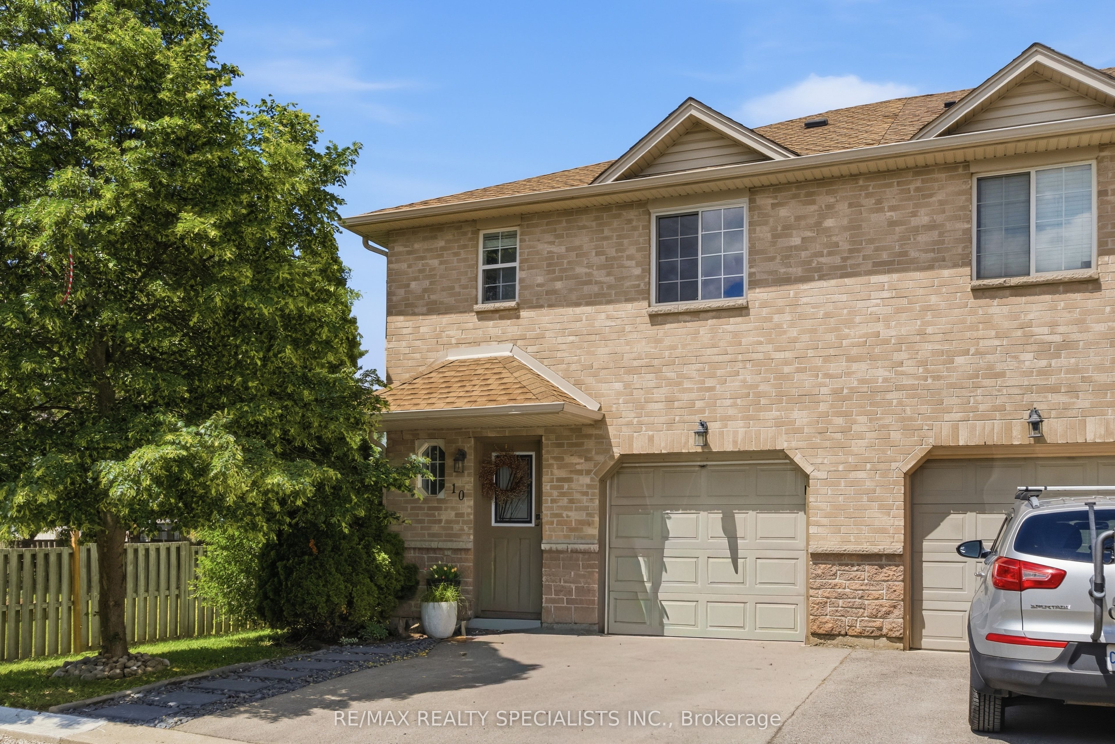39 Pinewoods Drive 10, Hamilton, ON L8J 3Z4 photo 2