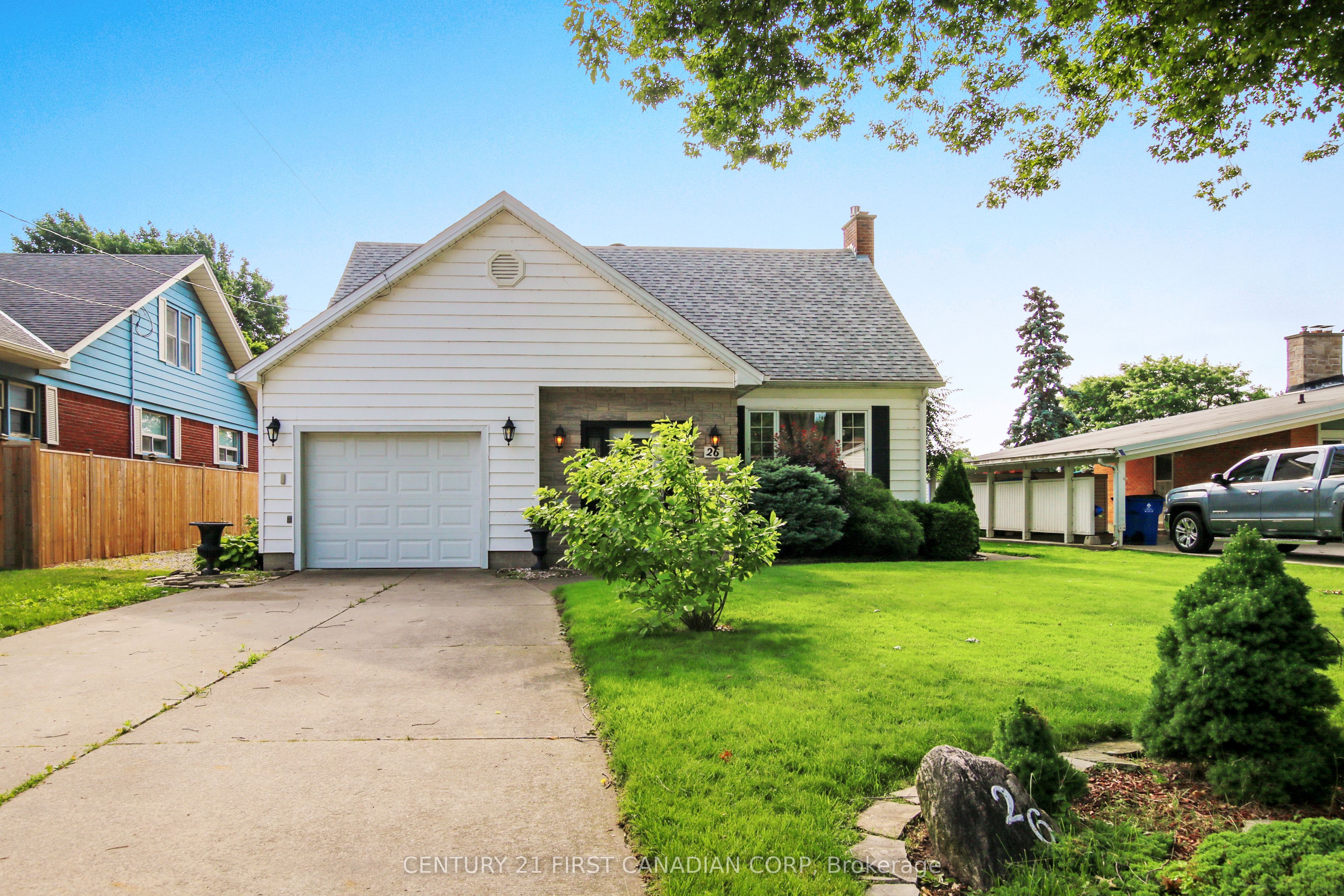 26 Grand Avenue, Chatham-Kent, ON N8A 4J9 photo 2