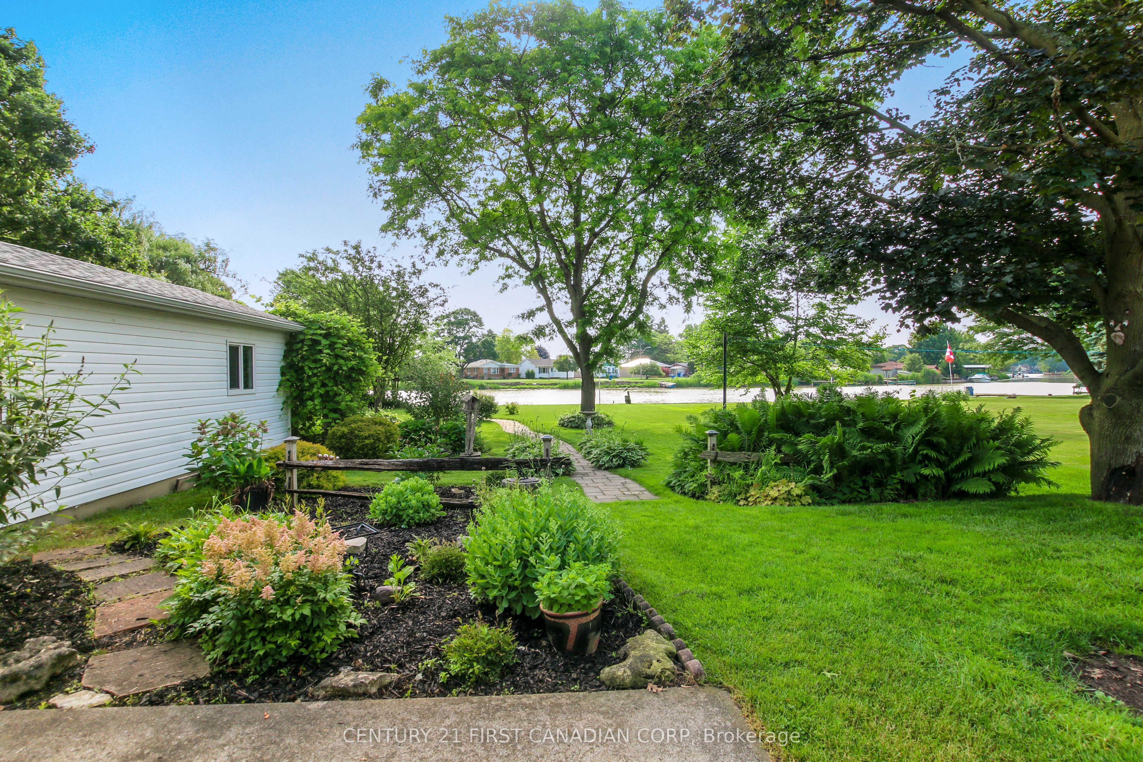 26 Grand Avenue, Chatham-Kent, ON N8A 4J9 photo 5