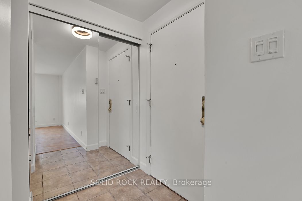 896 Elmsmere Drive 7, Beacon Hill North - South and Area, ON K1J 7T6 photo 2