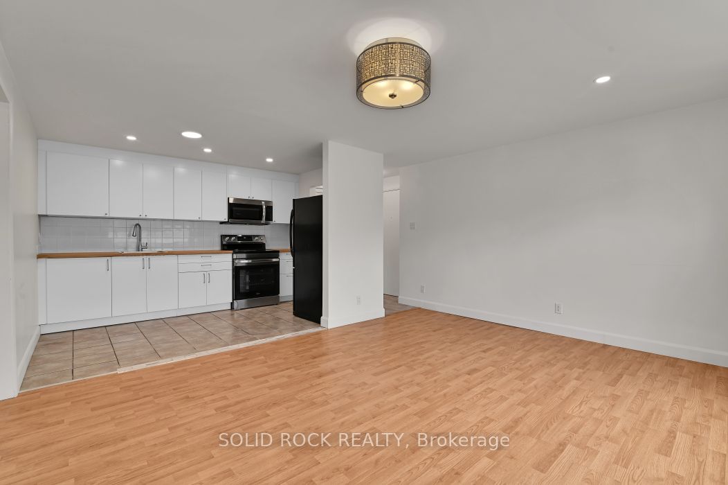 896 Elmsmere Drive 7, Beacon Hill North - South and Area, ON K1J 7T6 photo 3