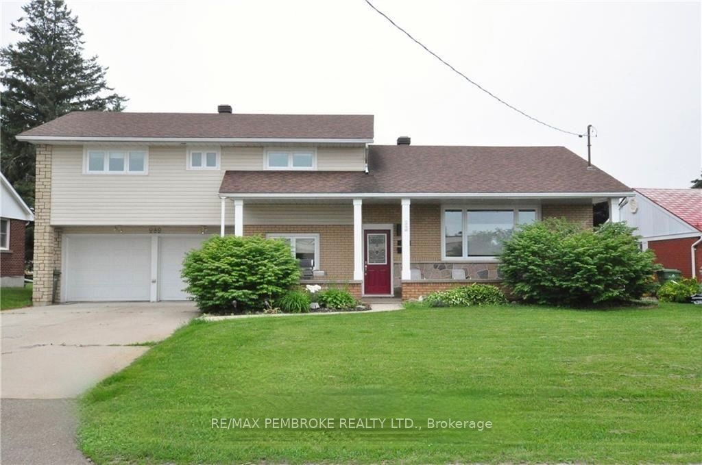 282 Clemow Avenue, Pembroke, ON K8A 2E4