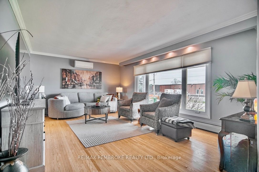 282 Clemow Avenue, Pembroke, ON K8A 2E4 photo 5